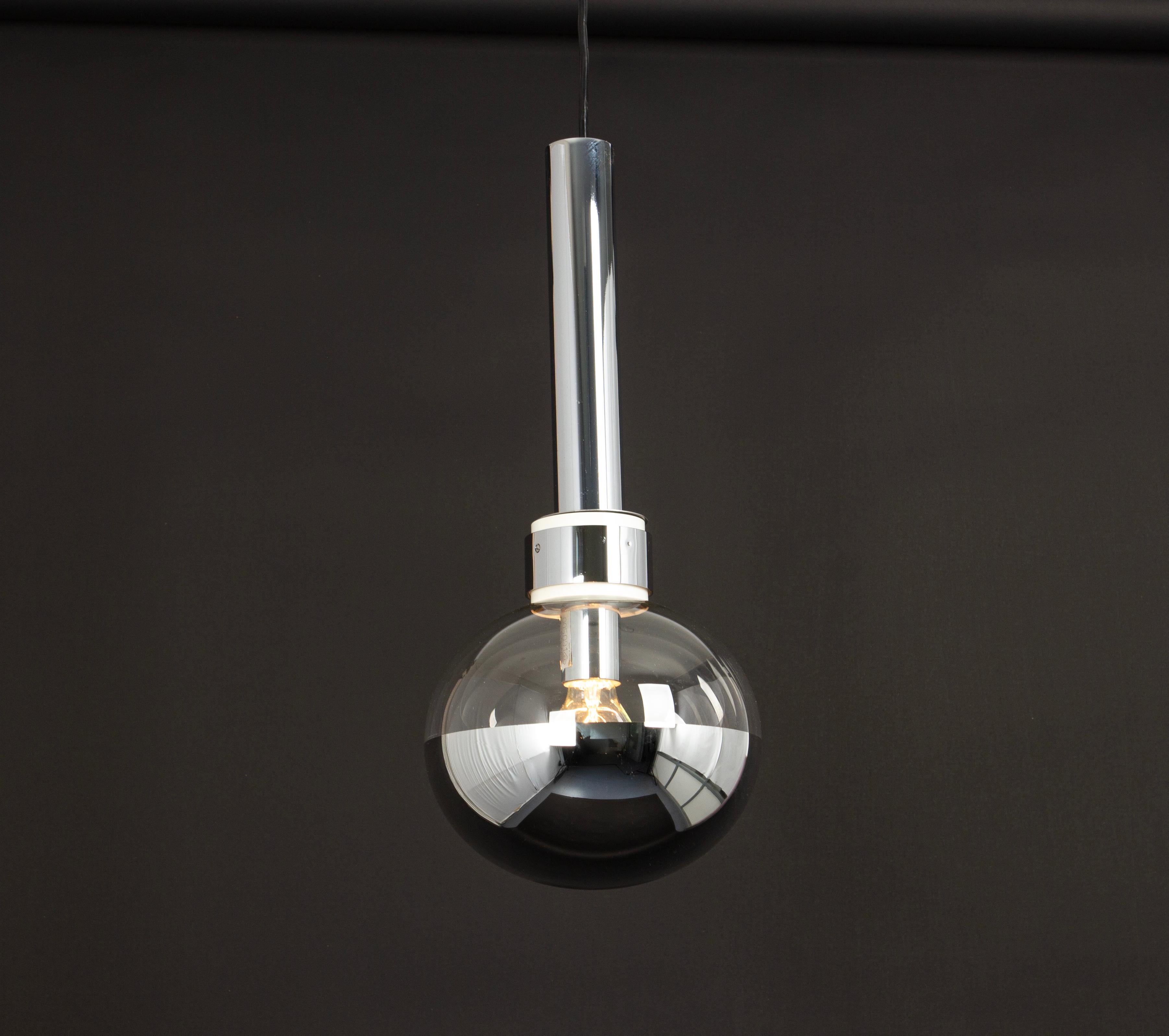 Vetro soffiato 1 of 3 Grande lampada a sospensione di design per Staff Leuchten, Germania, anni '70 in vendita