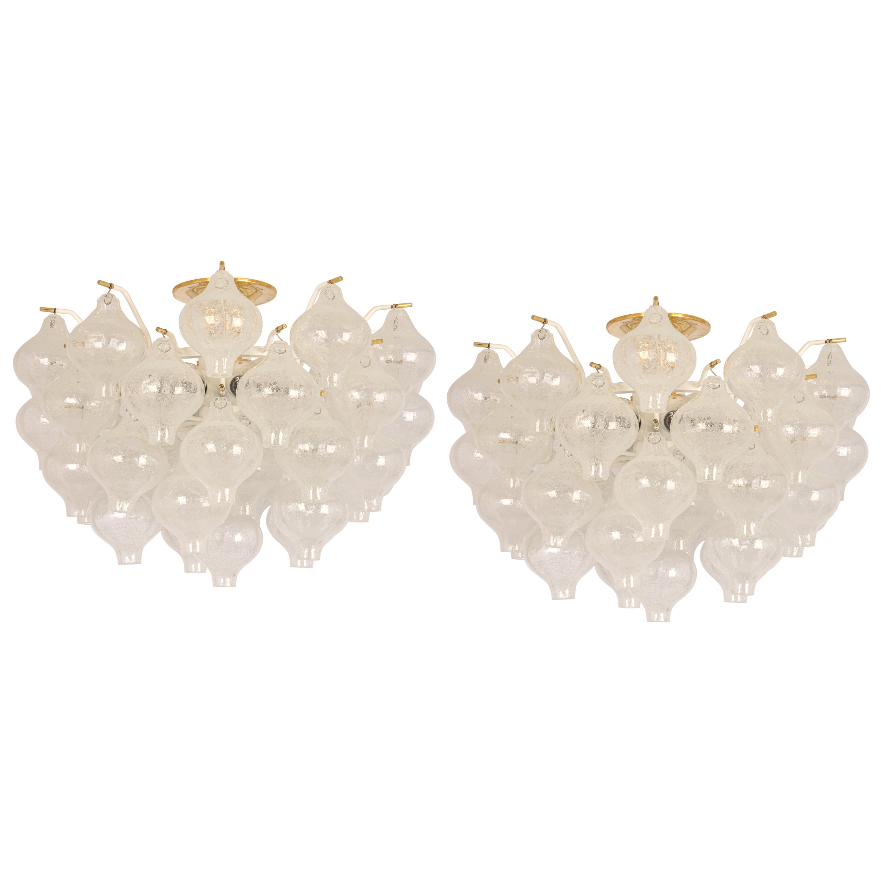 1 des 3 grands lustres ou lustres encastrés en verre tulipan de Kalmar, Autriche, années 1960