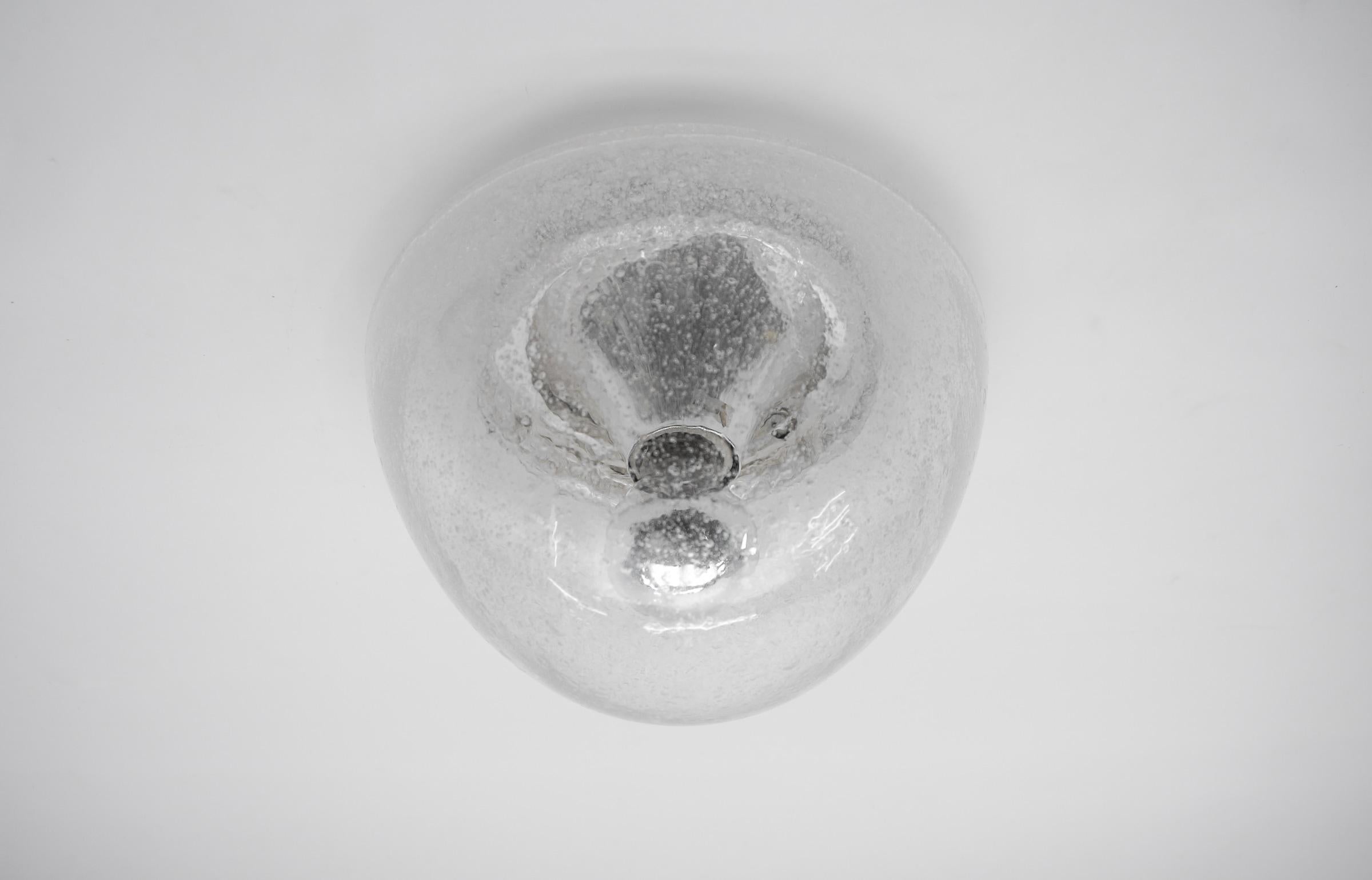 1 des 3 lampes en verre en forme de champignon en chrome, Allemagne, années 1960 Bon état - En vente à Nürnberg, Bayern