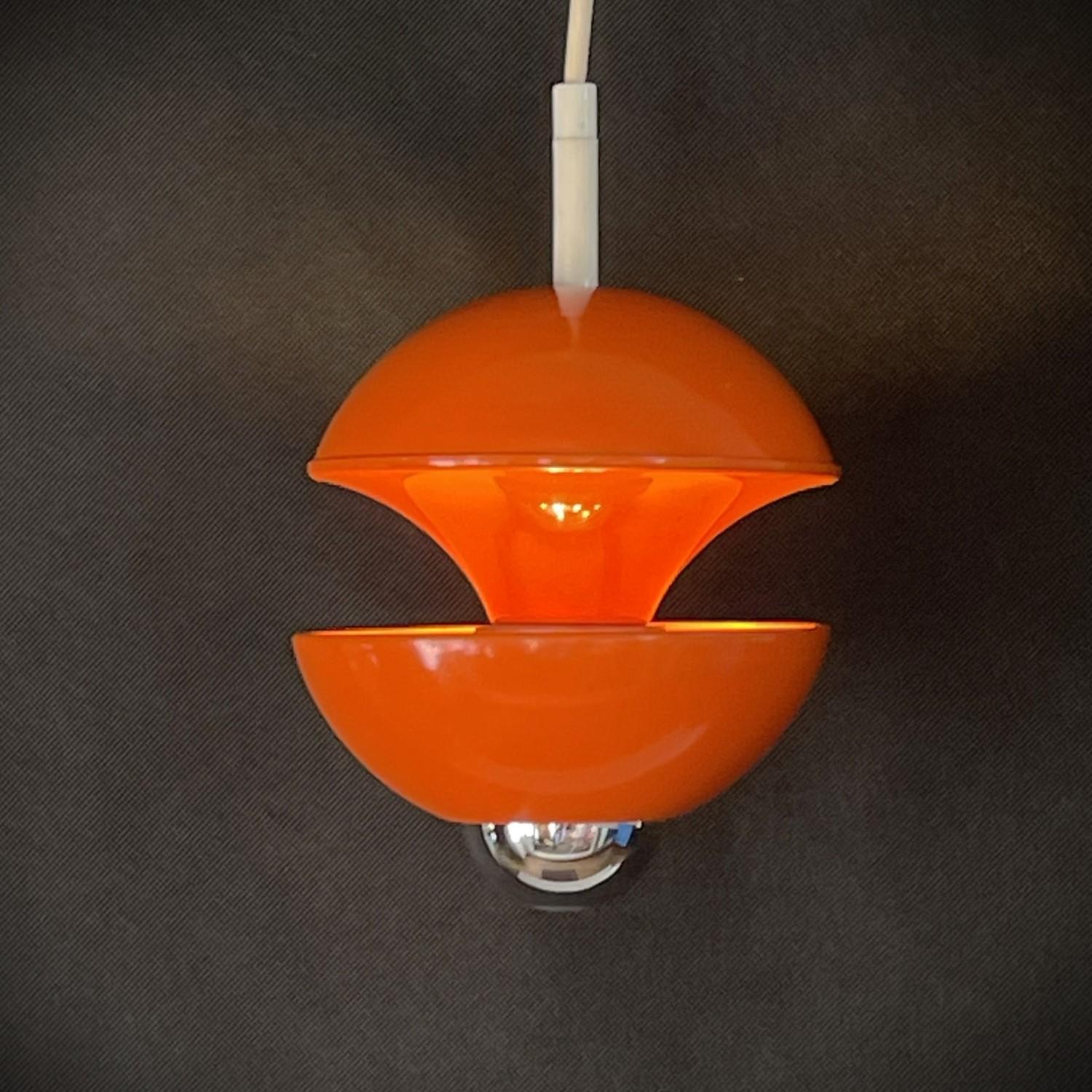1 of 3 orange Space Age ceiling lamps by Klaus Hempel for Kaiser Leuchten, 70s In Good Condition For Sale In Saarburg, RP