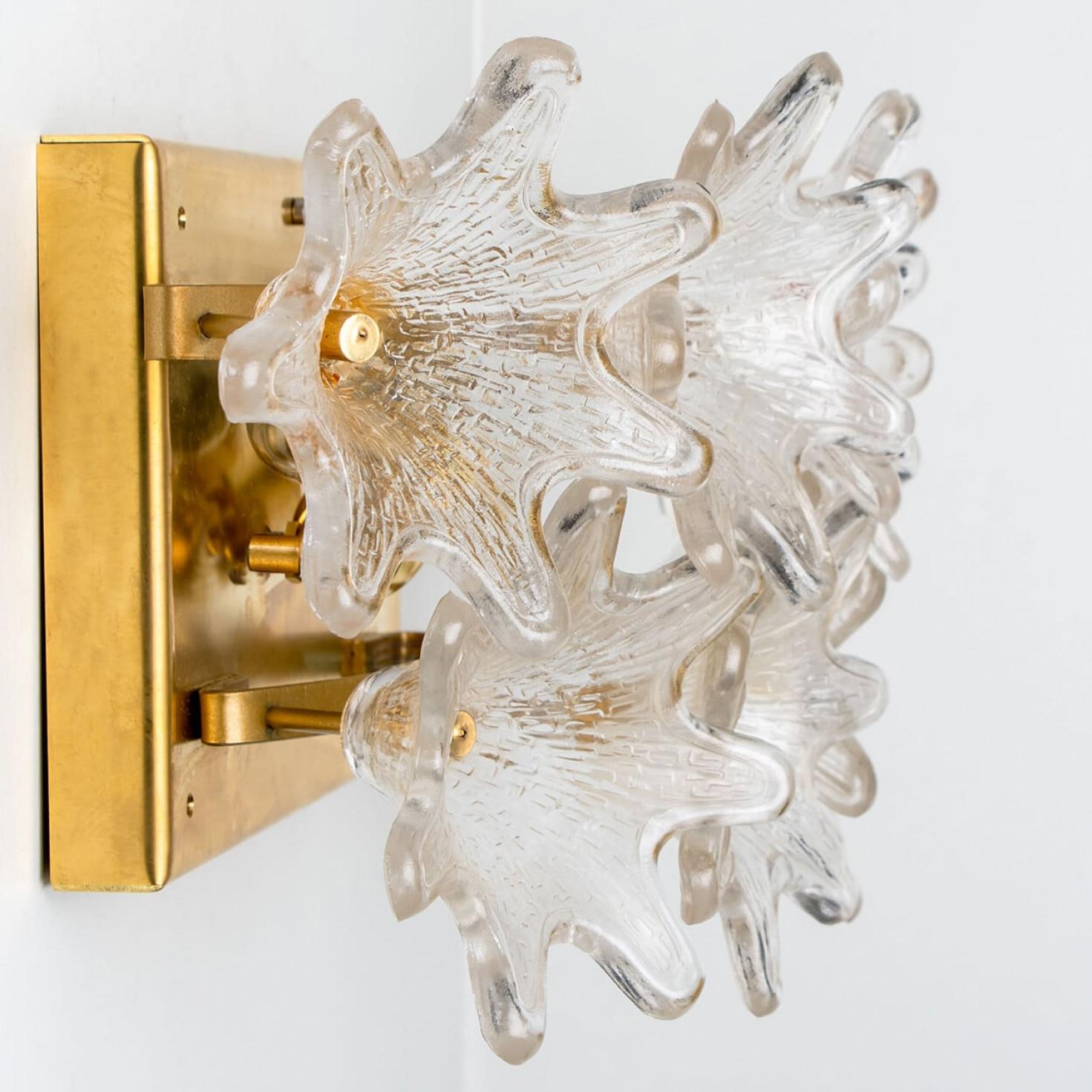 1 di 3 coppie di grandi lampade da parete in vetro di Murano in ottone e oro di Paolo Venini per VeArt in vendita 7