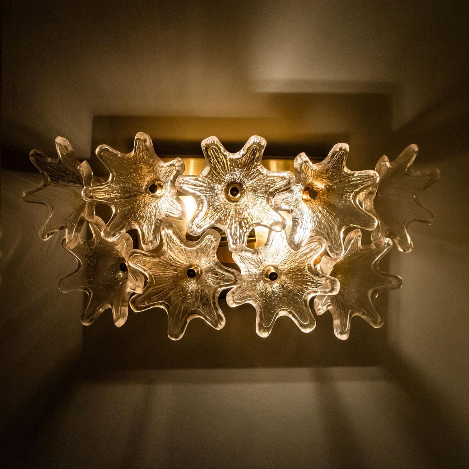 italien 1 de 3 paires de grandes appliques en laiton et verre de Murano doré par Paolo Venini pour VeArt en vente