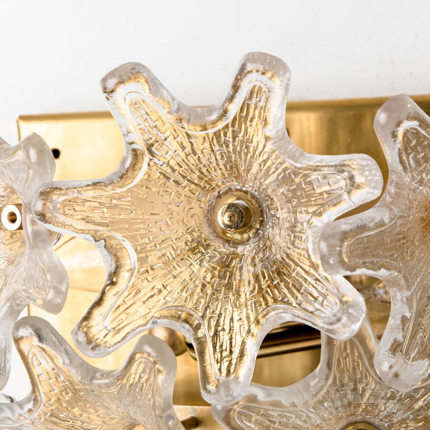 1 di 3 coppie di grandi lampade da parete in vetro di Murano in ottone e oro di Paolo Venini per VeArt In condizioni buone in vendita a Rijssen, NL