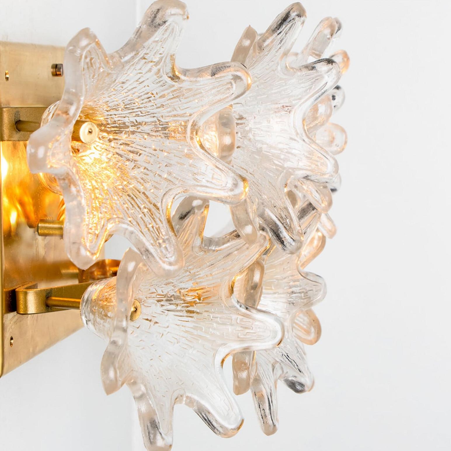 1 di 3 coppie di grandi lampade da parete in vetro di Murano in ottone e oro di Paolo Venini per VeArt in vendita 1