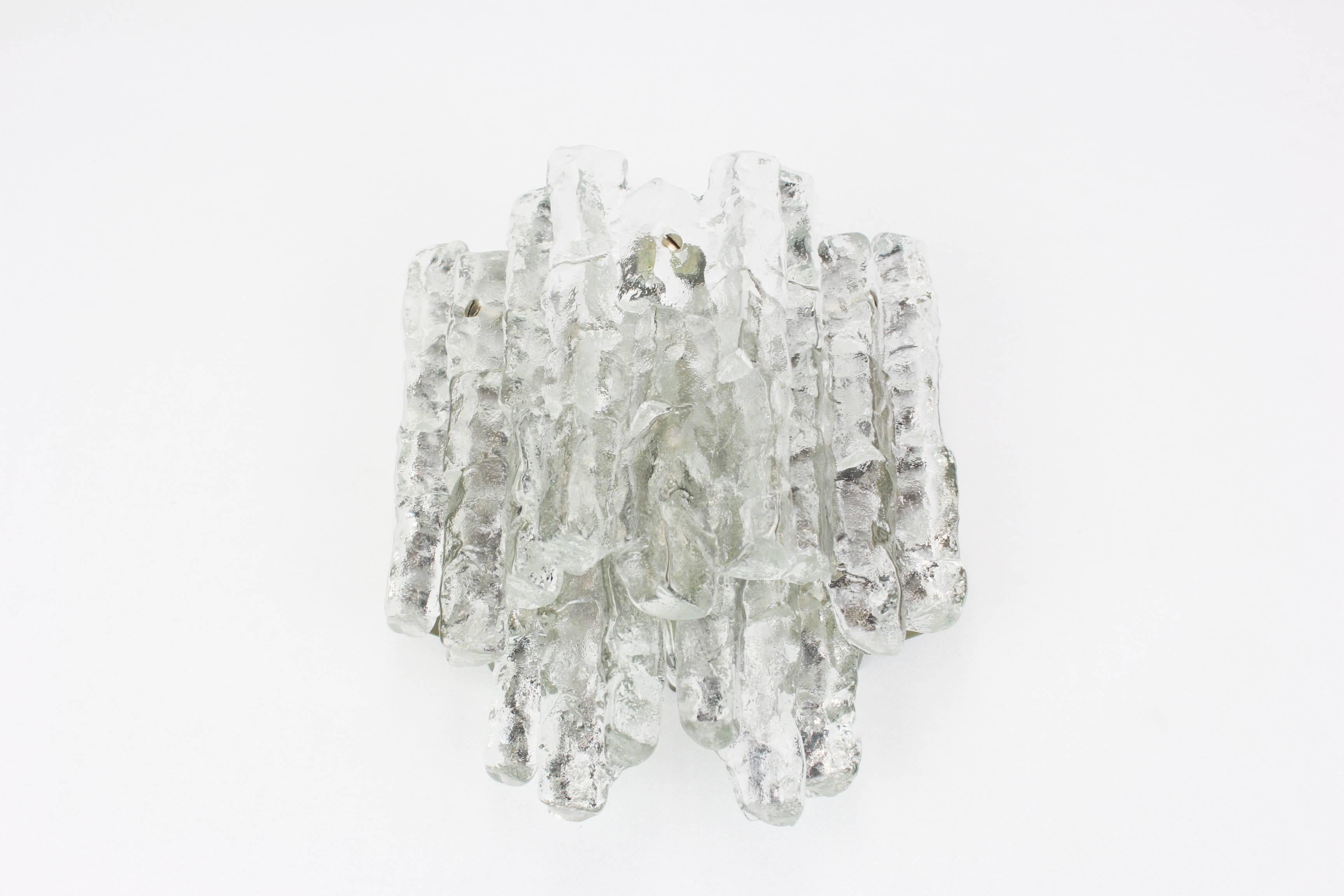 Austriaco 1 di 3 coppie di grandi lampade a parete Kalmar Sconces, Austria, anni '60 in vendita