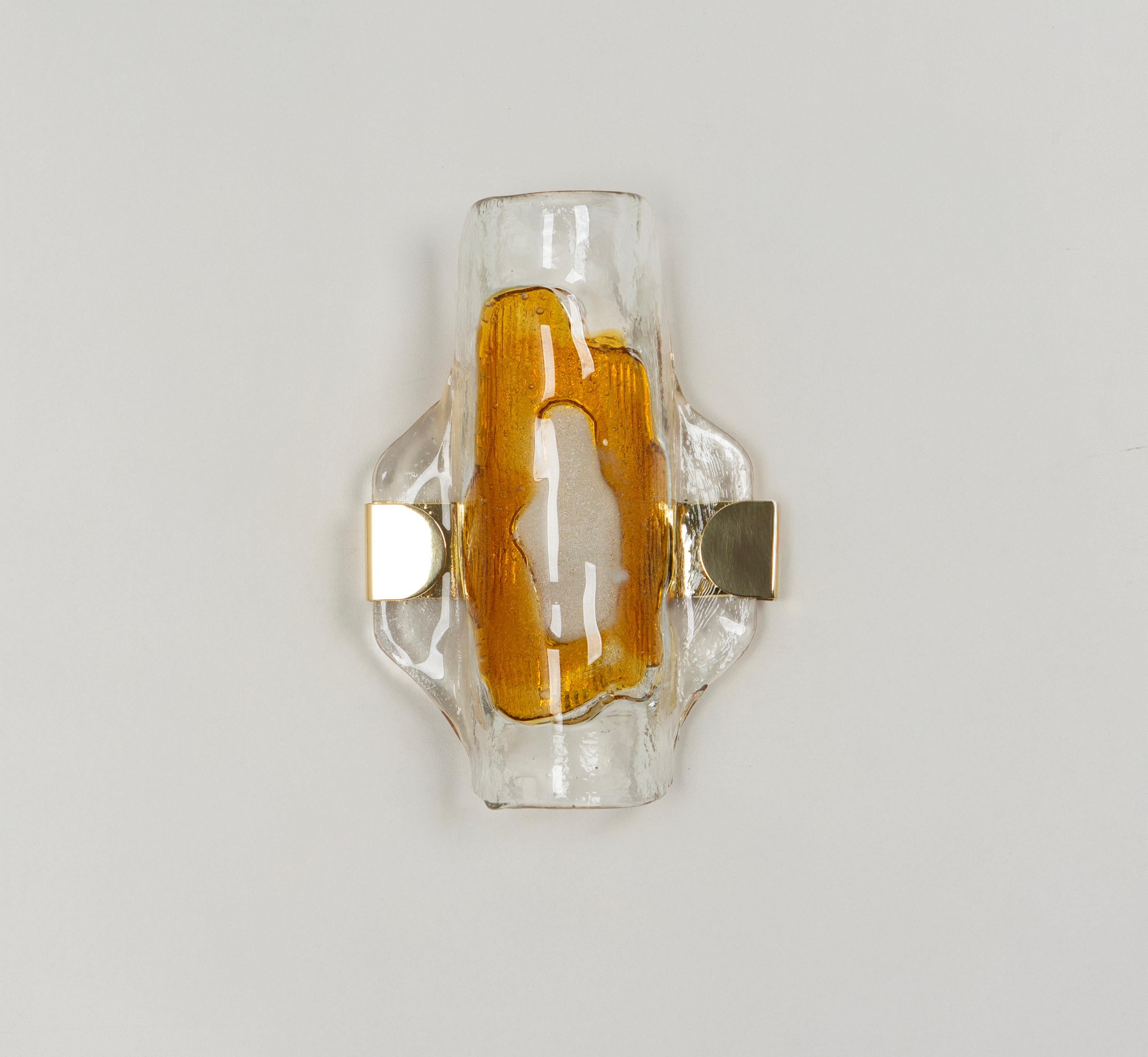 1 of 3 Pairs of Murano Glass Wall Sconce in style Barovier & Toso, Italy, 1970s In Good Condition For Sale In Aachen, NRW