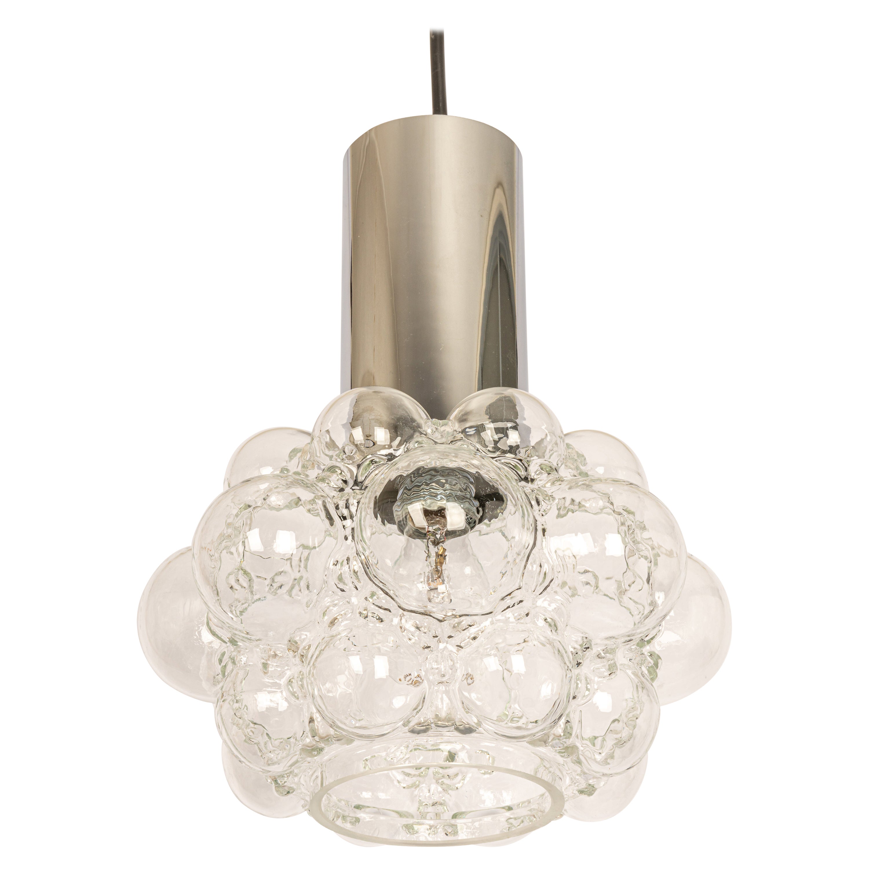 1 de 3 Petite suspension ronde en verre bullé conçue par Helena Tynell pour Limburg, fabriquée en Allemagne, vers les années 1970.

Douilles : nécessite 1 ampoule standard E27 de 100W max chacune.
Les ampoules ne sont pas incluses. Il est possible