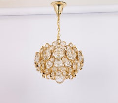 1 von 3 Petite Kronleuchter aus vergoldetem Messing, Sciolari-Stil von Palwa, Deutschland, 1970er Jahre