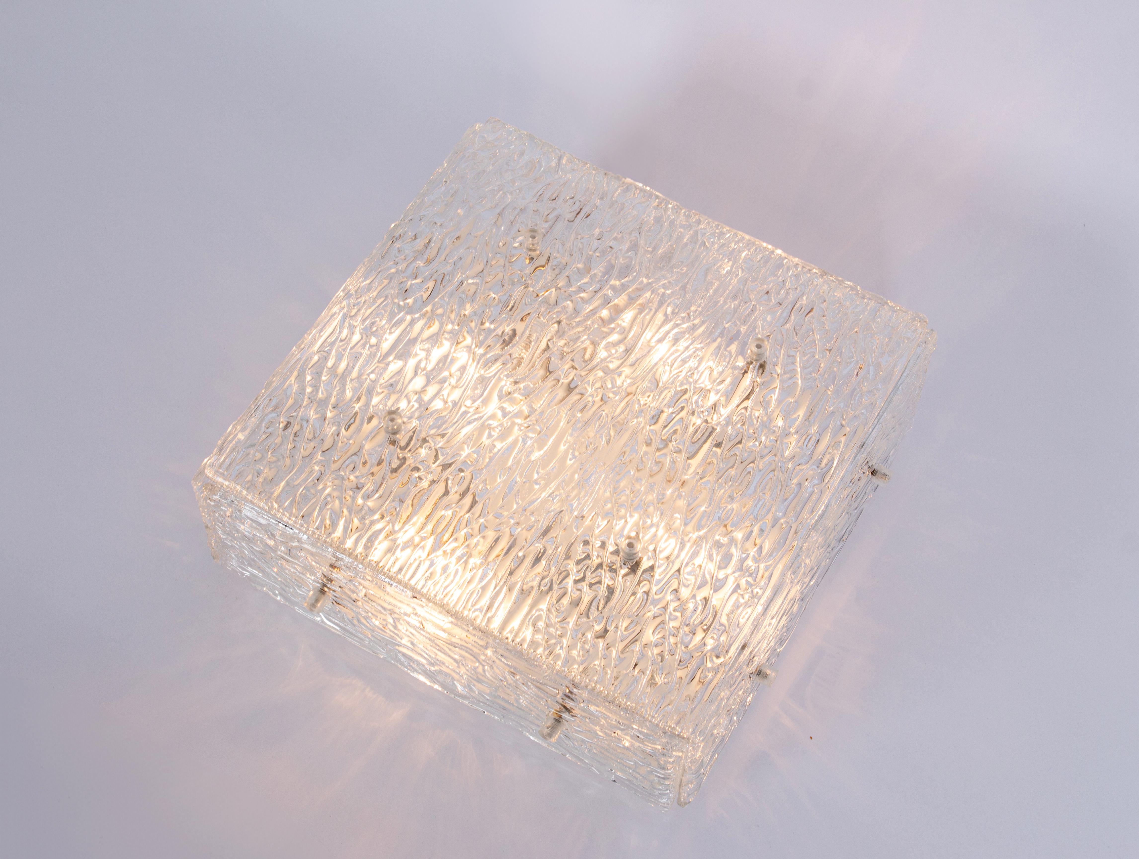 1 des 3 petites plafonniers en verre de Murano de Kalmar, Autriche, années 1960 en vente 3