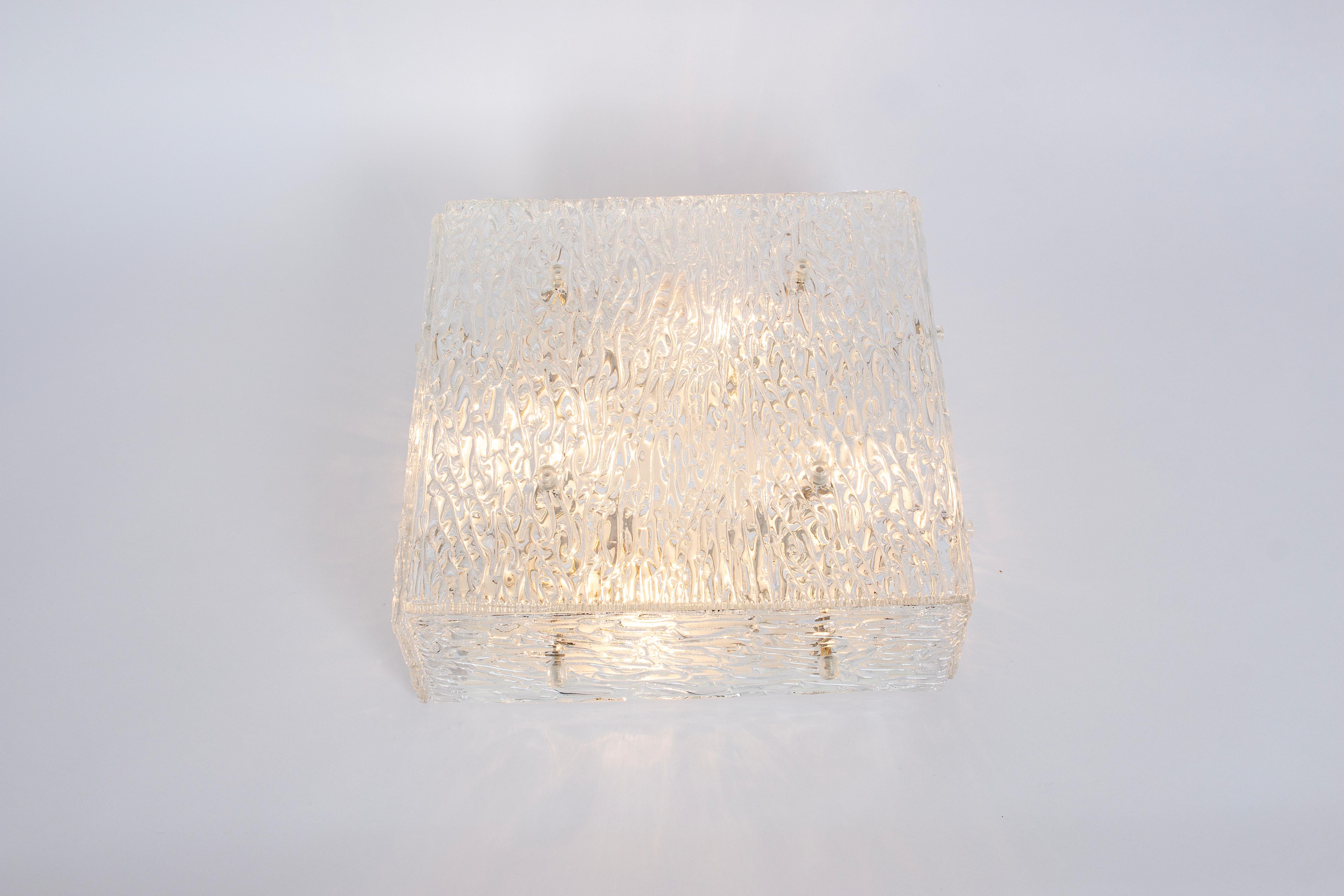 1 des 3 petites plafonniers en verre de Murano de Kalmar, Autriche, années 1960 en vente 1