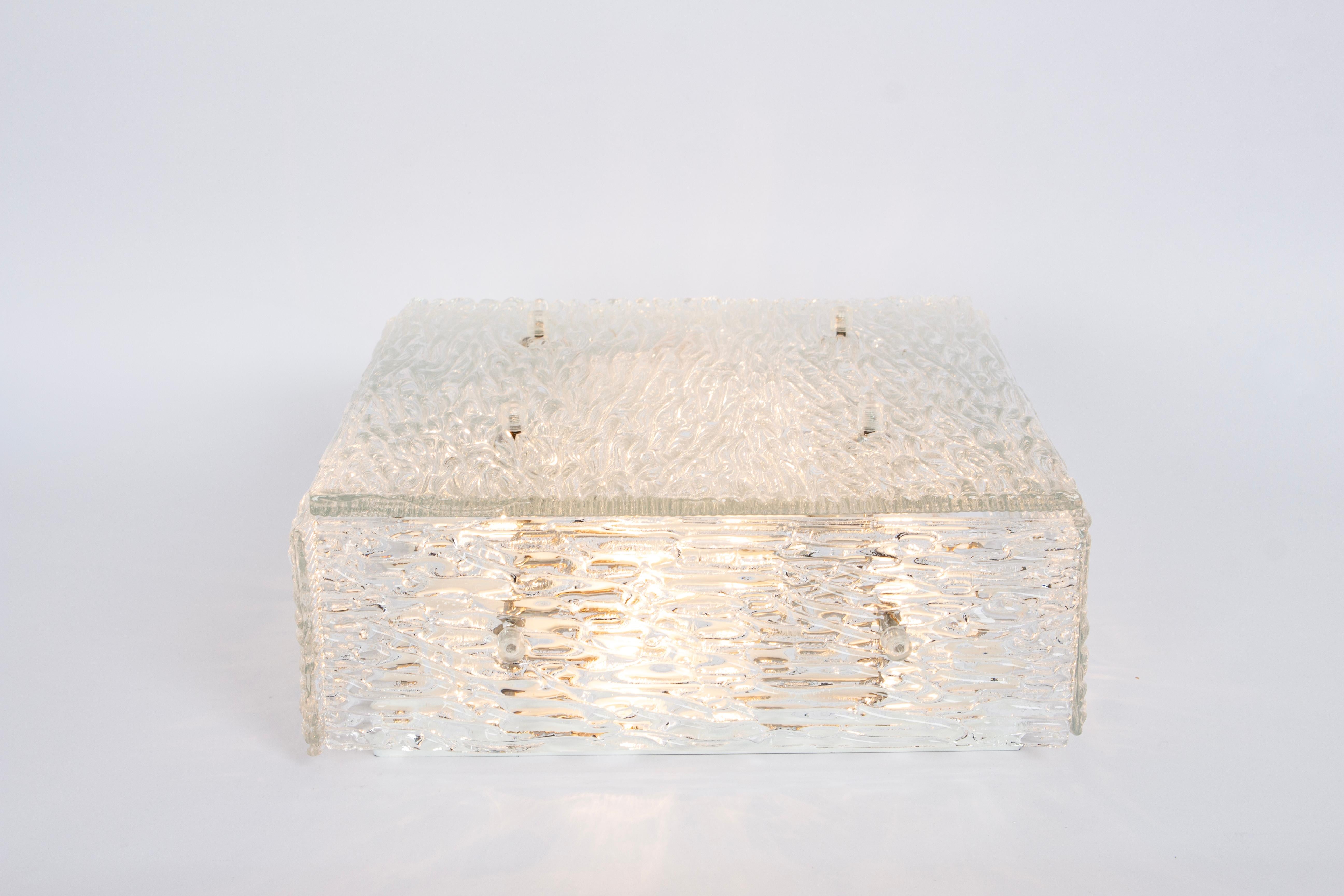 1 des 3 petites plafonniers en verre de Murano de Kalmar, Autriche, années 1960 en vente 2
