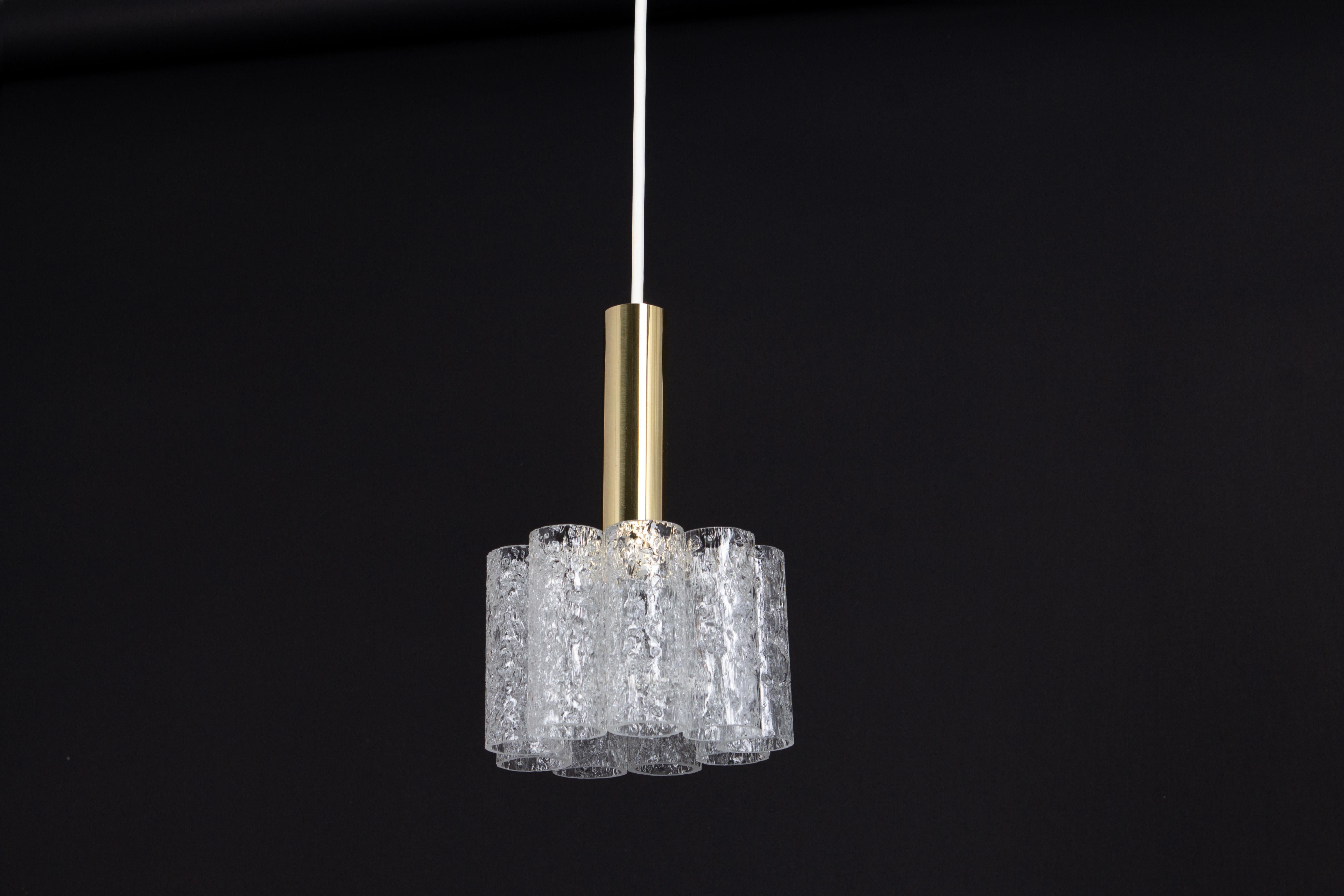 Fine XX secolo 1 di 3 Petite Tubes Pendant Lights di Murano di Doria, anni '70 in vendita
