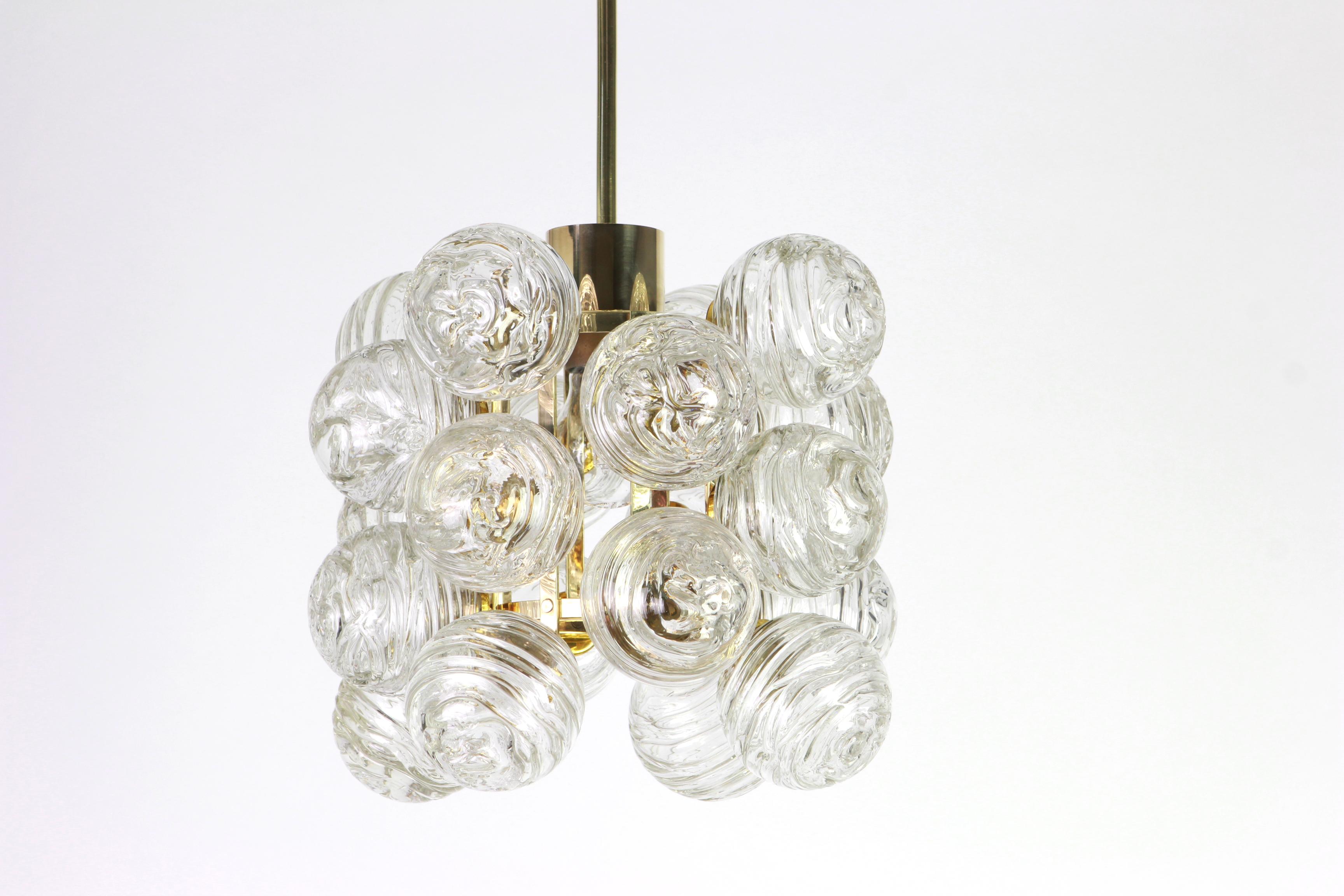 1 of 3 Petite Sputnik Pendant Light Murano Glass Balls by Doria, Germany, 1970s In Good Condition In Aachen, NRW