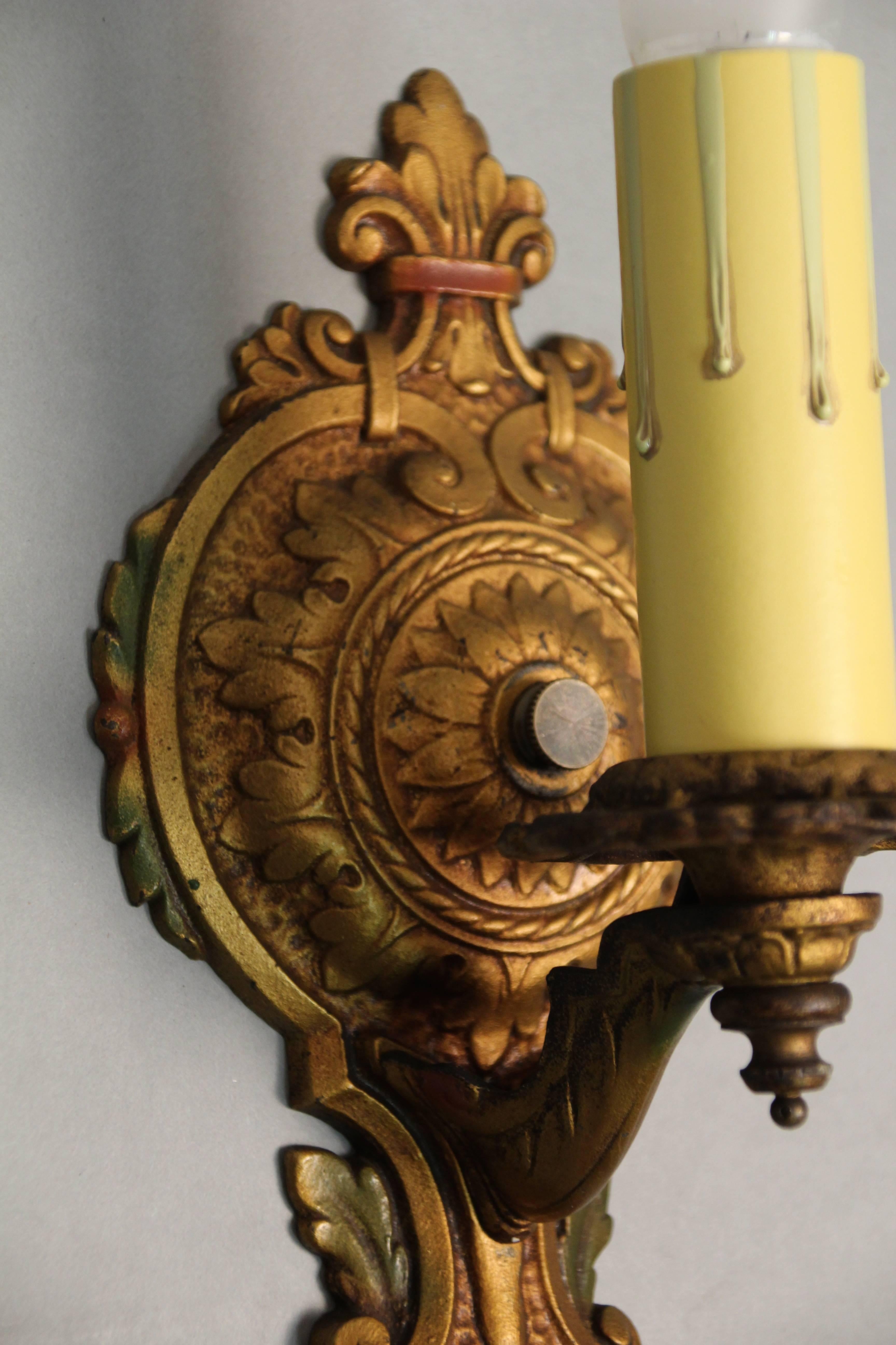 Spanish Colonial 1 of 3 Polychrome 1920s Single Sconce For Sale