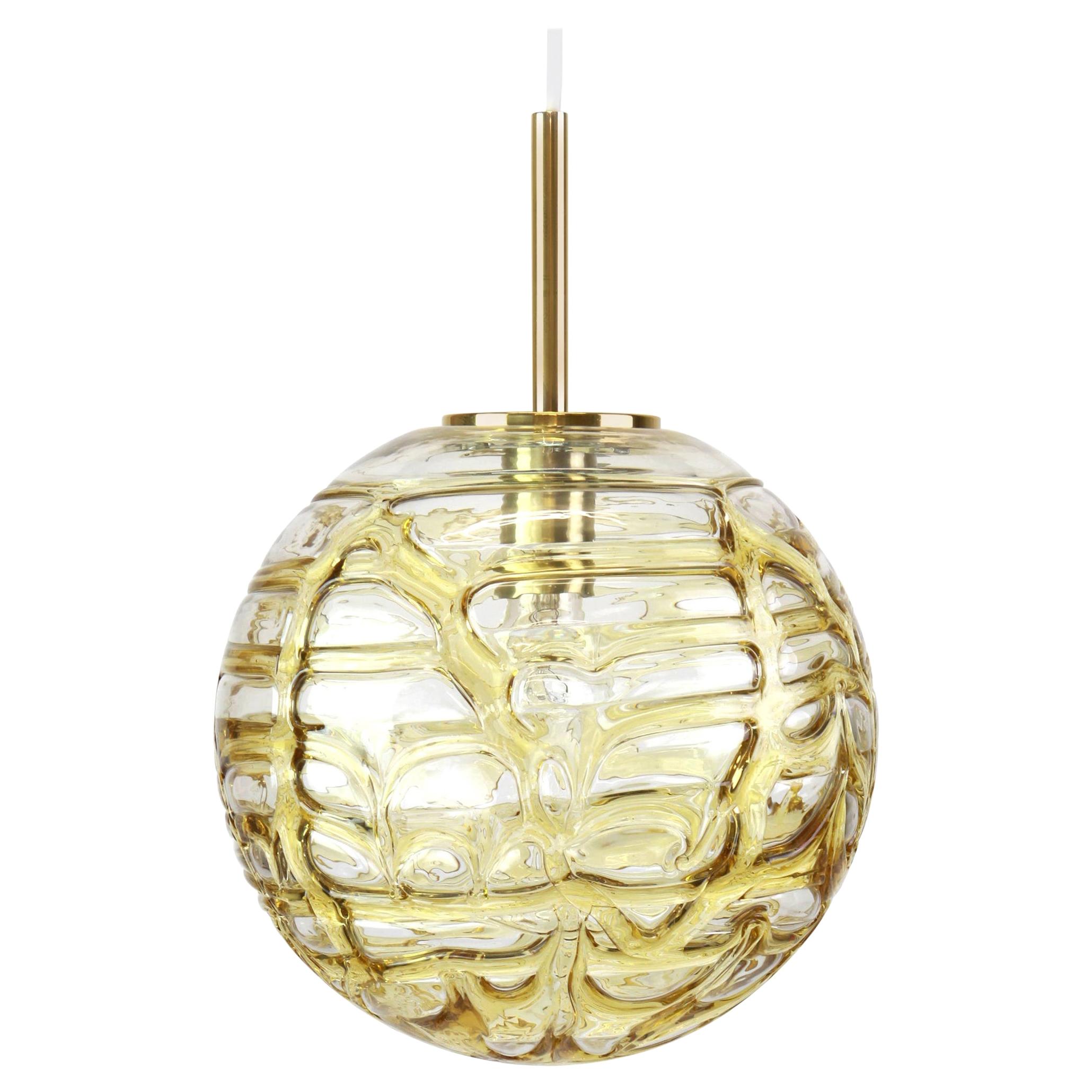 Doria ceiling light with large volcanic Murano glass ball.
High quality of materials, gives a wonderful light effect when it is on.

High quality and in very good condition. Cleaned, well-wired and ready to use. 

Sockets: One E27 standard