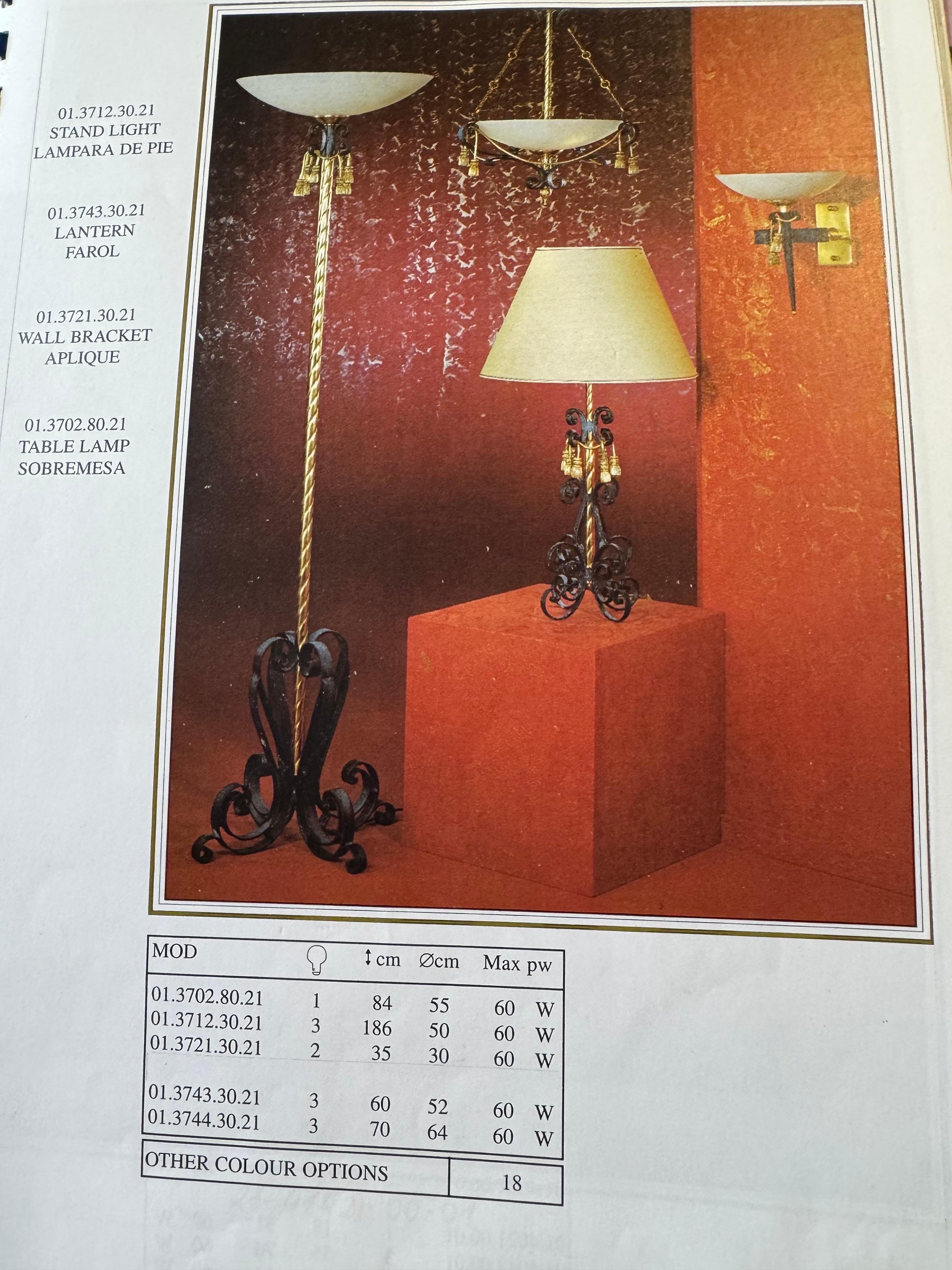 1 de 3 Lámpara de pie de hierro, latón y cristal 