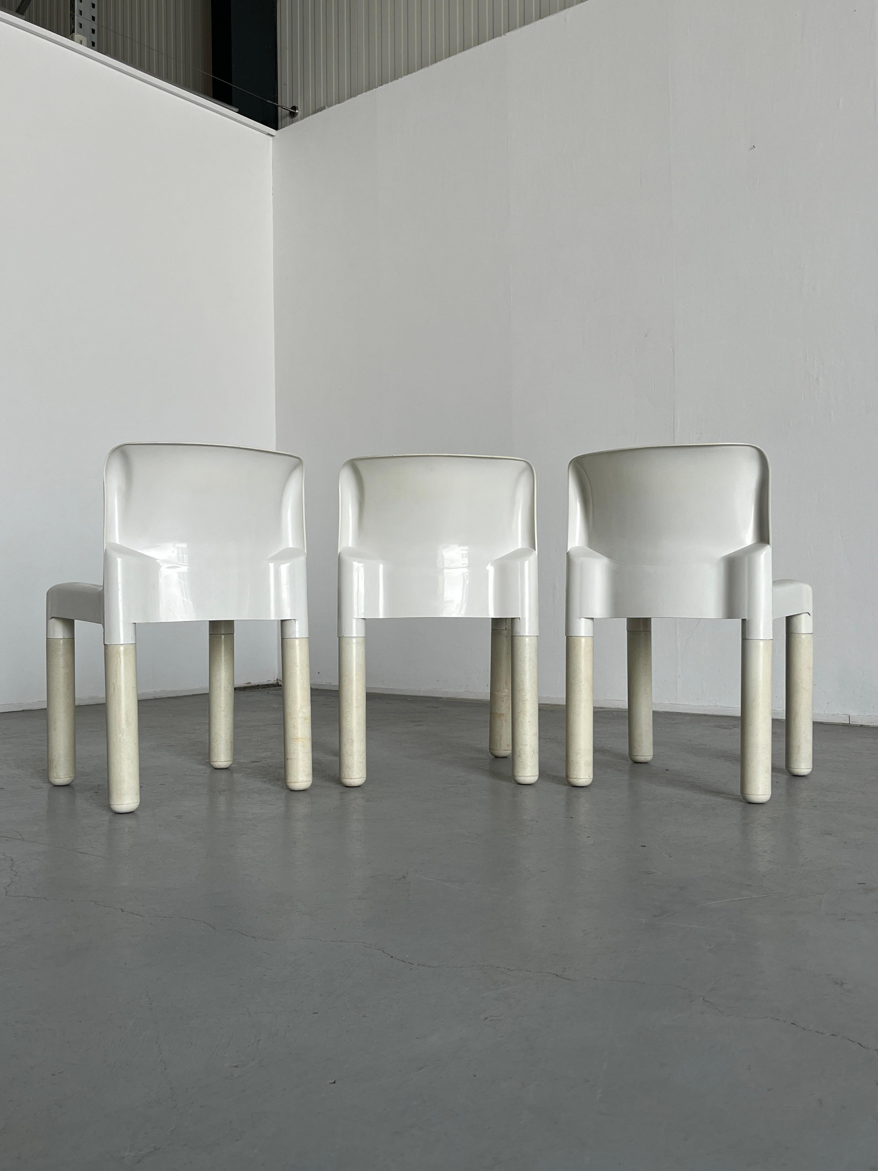 1 of 3 Vintage Carlo Bartoli 4875 Chairs for Kartell, White Edition, 1972 Italy For Sale 1