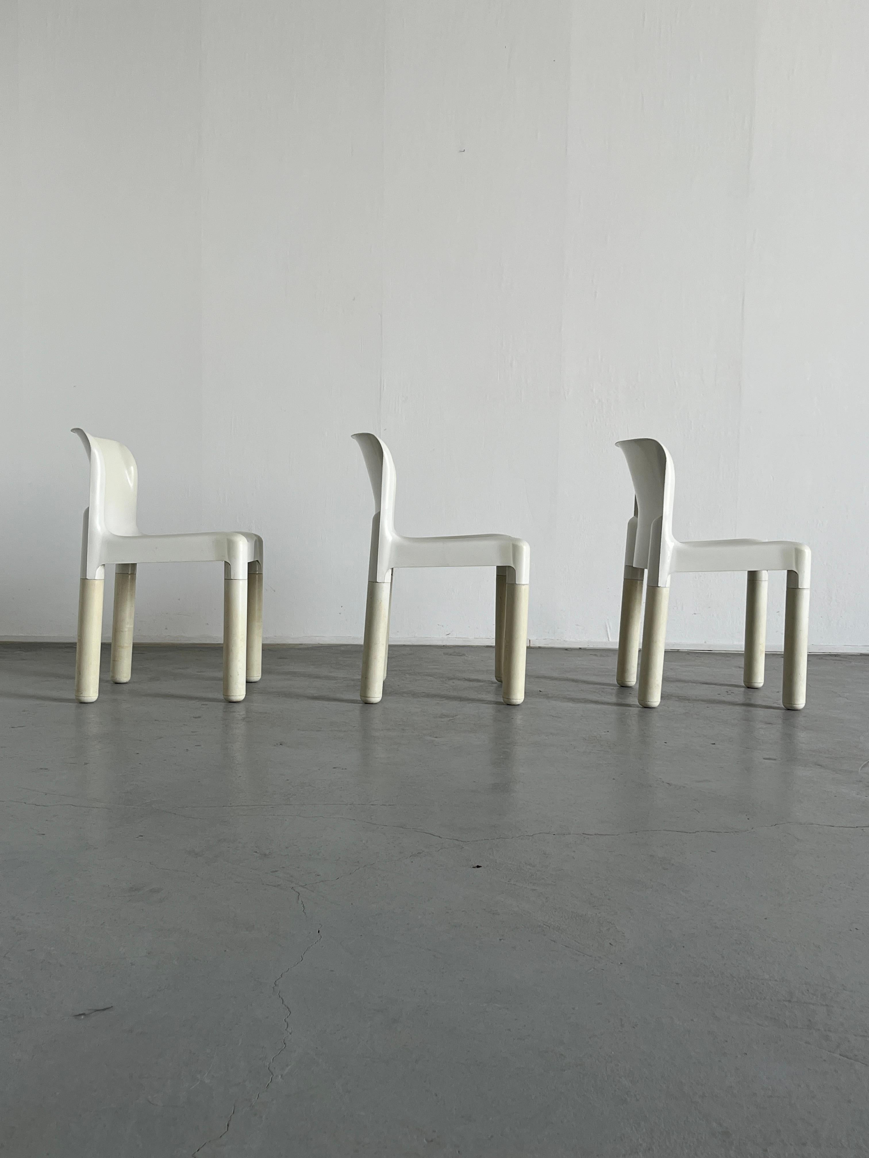 1 of 3 Vintage Carlo Bartoli 4875 Chairs for Kartell, White Edition, 1972 Italy For Sale 2