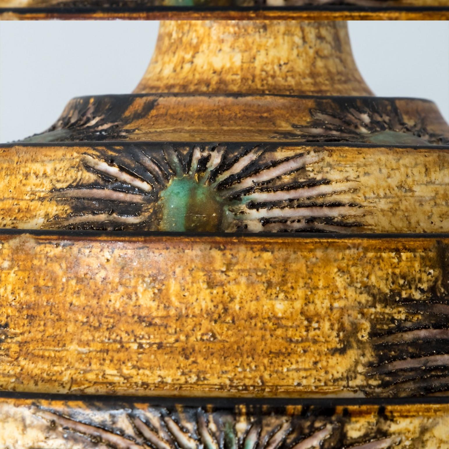 Fine XX secolo 1 di 3 Lampade a sospensione in ceramica gialla, Danimarca, 1970 in vendita