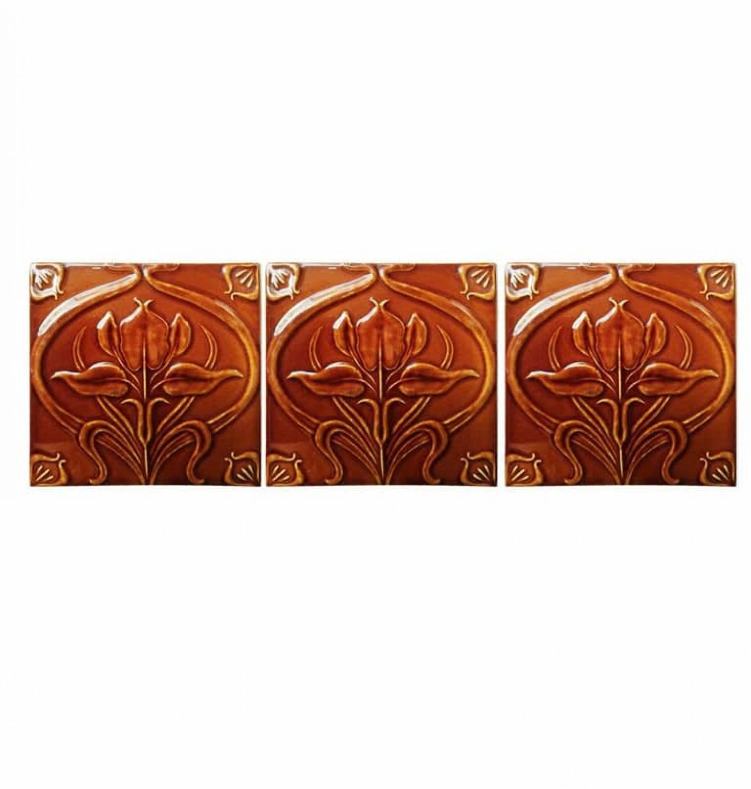 1 von 300 Jugendstil-Relieffliesen, Morialmé, um 1930 (Glasiert) im Angebot