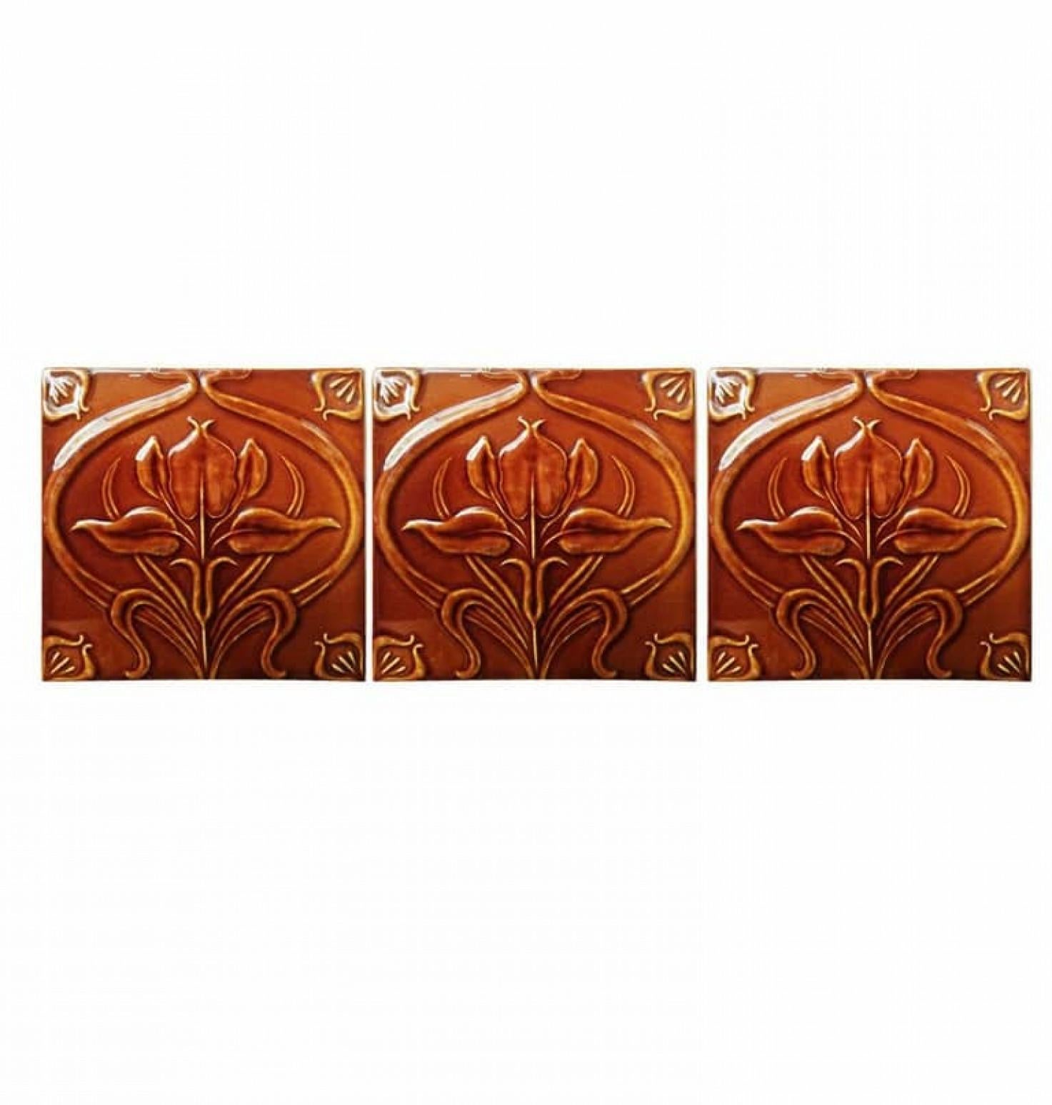 1 de 300 Azulejos en relieve Art Nouveau, Morialmé, hacia 1930 en Bueno estado para la venta en Rijssen, NL