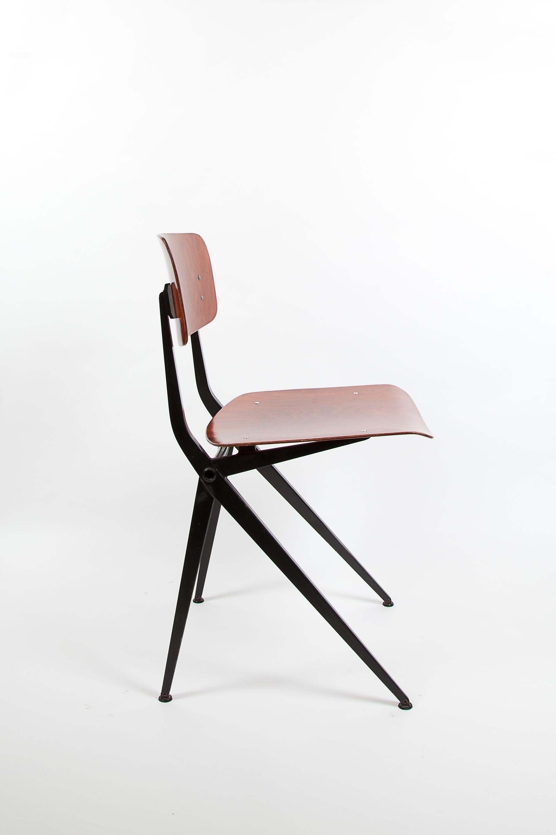 1 of 32 Dutch Marko Industrial Friso Kramer Design Dining Chairs Compass 1950 In Good Condition In Ijzendijke, NL