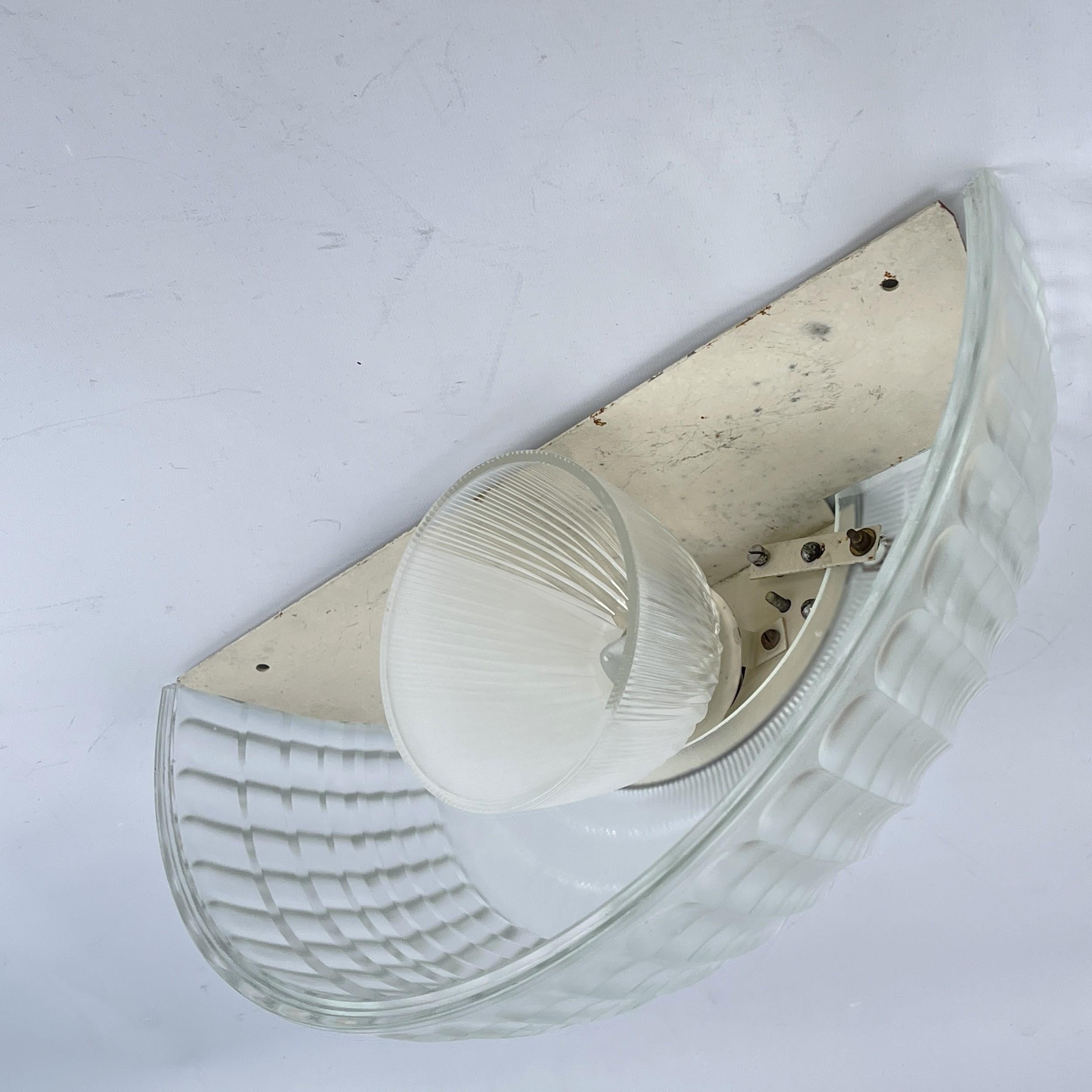1  of 4 Art Deco Wall Lamps Holophane France, Glass, 1940s For Sale 7