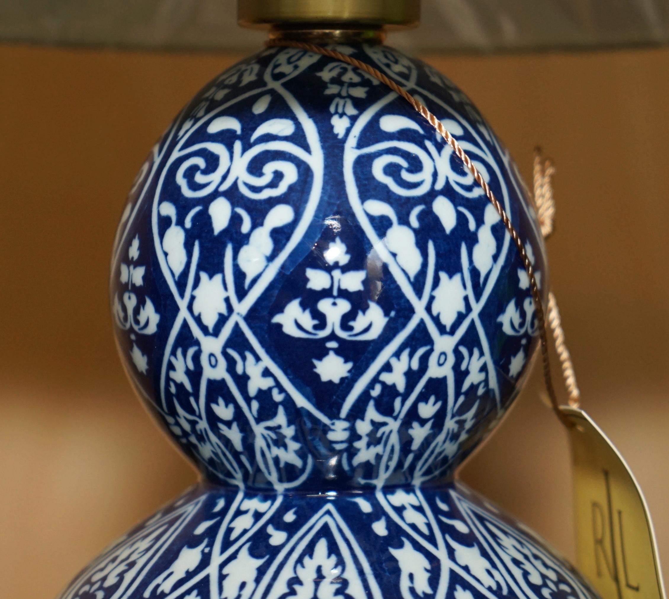1 DE 4 LÁMPARAS DE MESA DE PORCELANA EN AZUL COBALTO RALPH LAUREN BATIK NUEVAS EN LA CAJA en venta 1