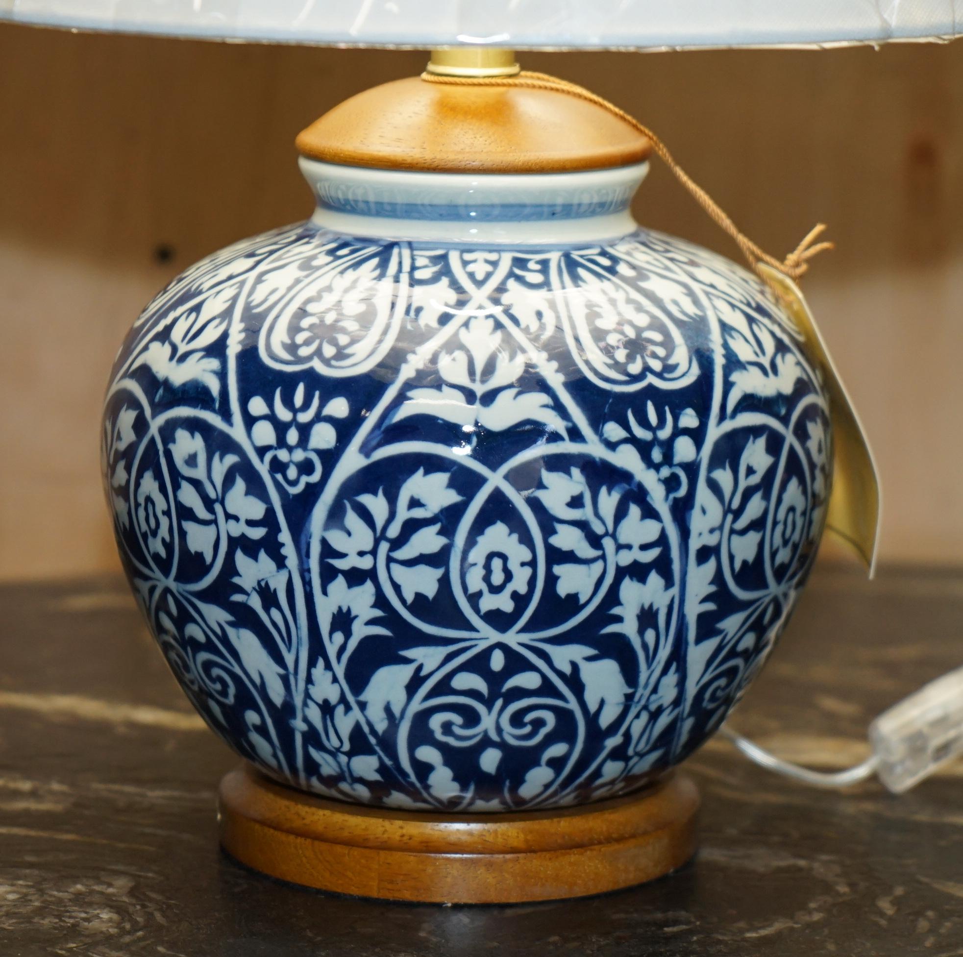 1 DE 4 LAMPARAS DE MESA DE PORCELANA RALPH LAUREN AZUL COBALTO NUEVAS EN LA CAJA en Excelente estado para la venta en West Sussex, Pulborough