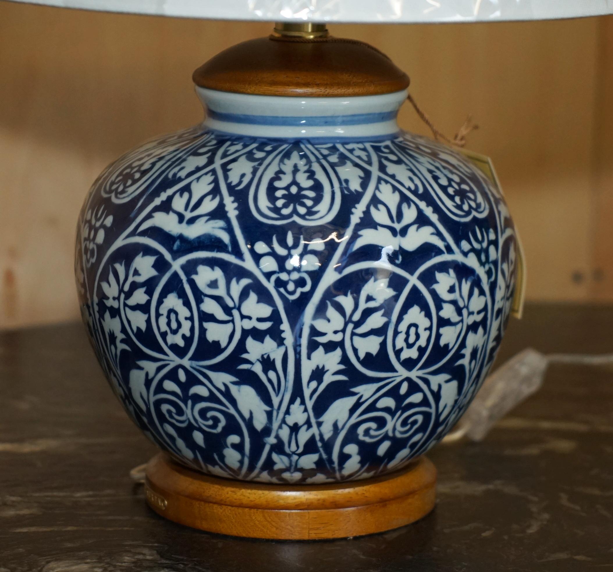 1 DE 4 LAMPARAS DE MESA DE PORCELANA RALPH LAUREN AZUL COBALTO NUEVAS EN LA CAJA en venta 1