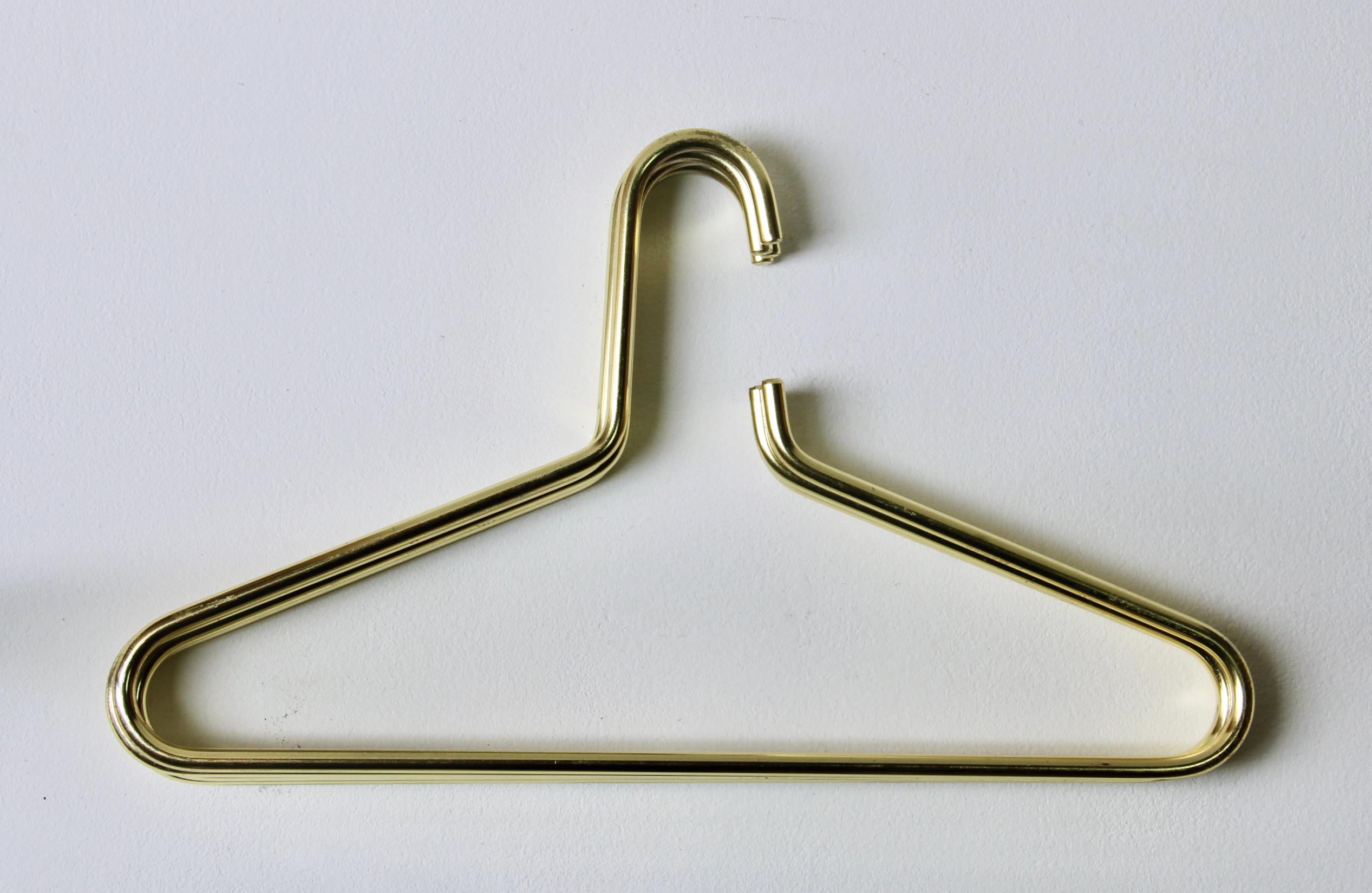 Laiton 1 of 4 Carl Auböck Attributed Mid-Century Modern Brass Coat Hangers Clothes Rack (Porte-manteaux en laiton) en vente