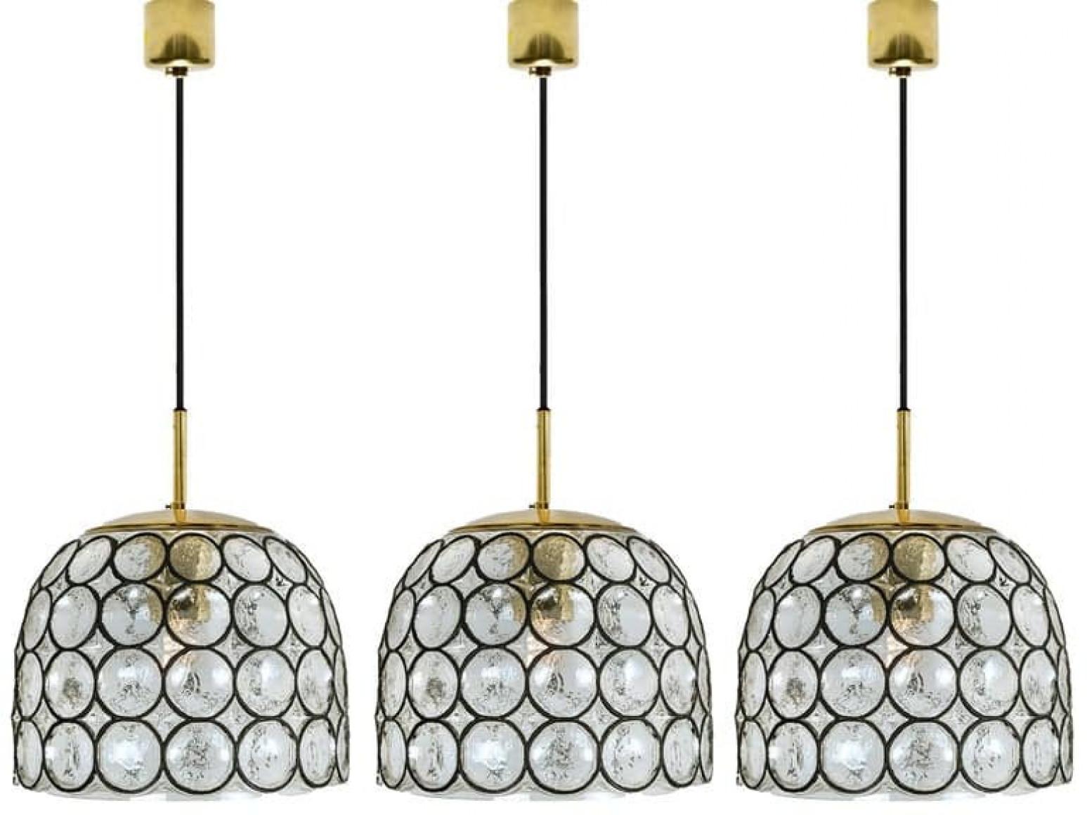 Mid-Century moderno 1 di 4 lampadari a cerchio in ferro e vetro a bolle, Limburg in vendita
