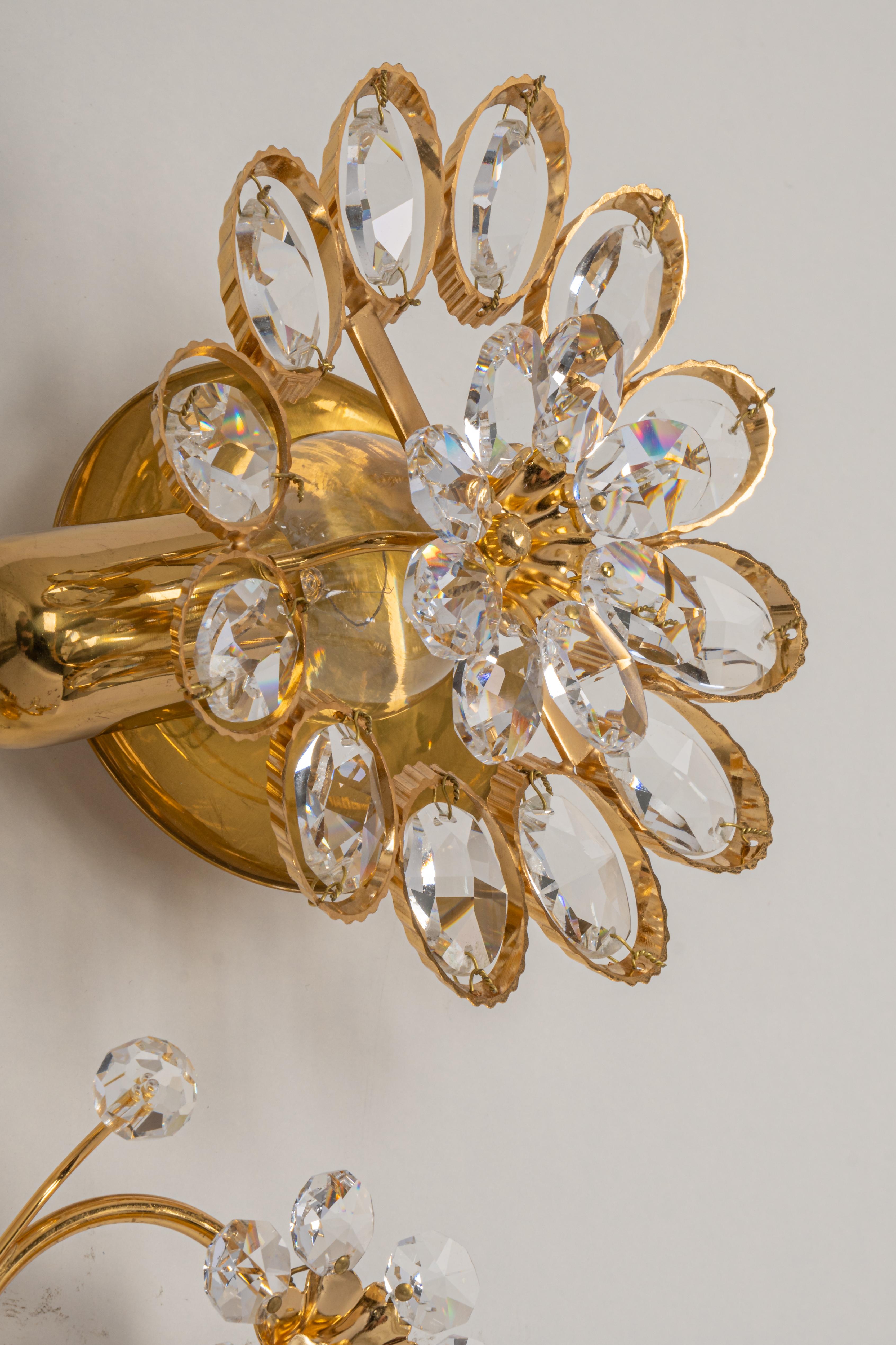 1 of 4 Gilt Brass Flower Shape Wall Lights by Palwa, Germany, 1970s In Good Condition For Sale In Aachen, NRW