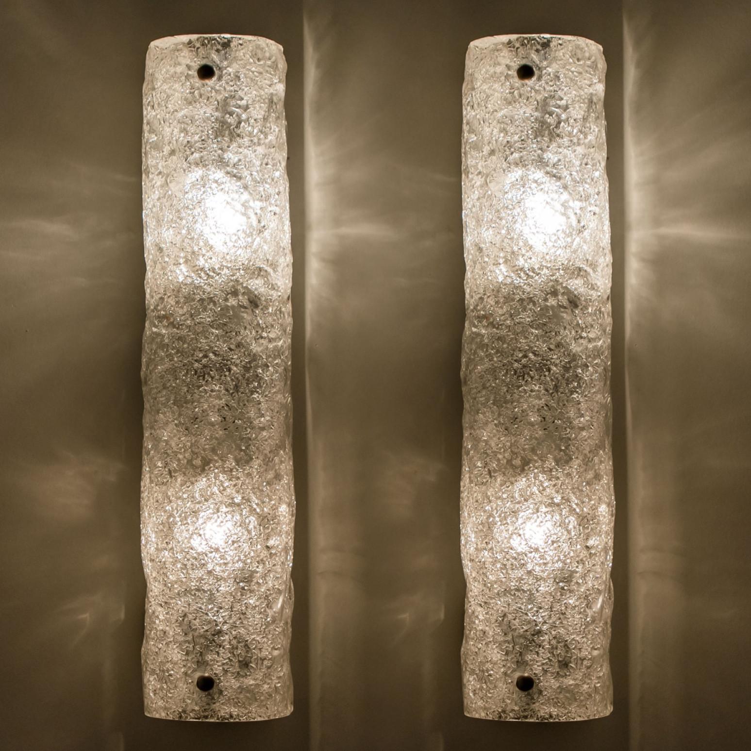 Altro 1 di 4 lampade da parete in vetro ghiaccio di Hillebrand, Germania, anni '60 in vendita