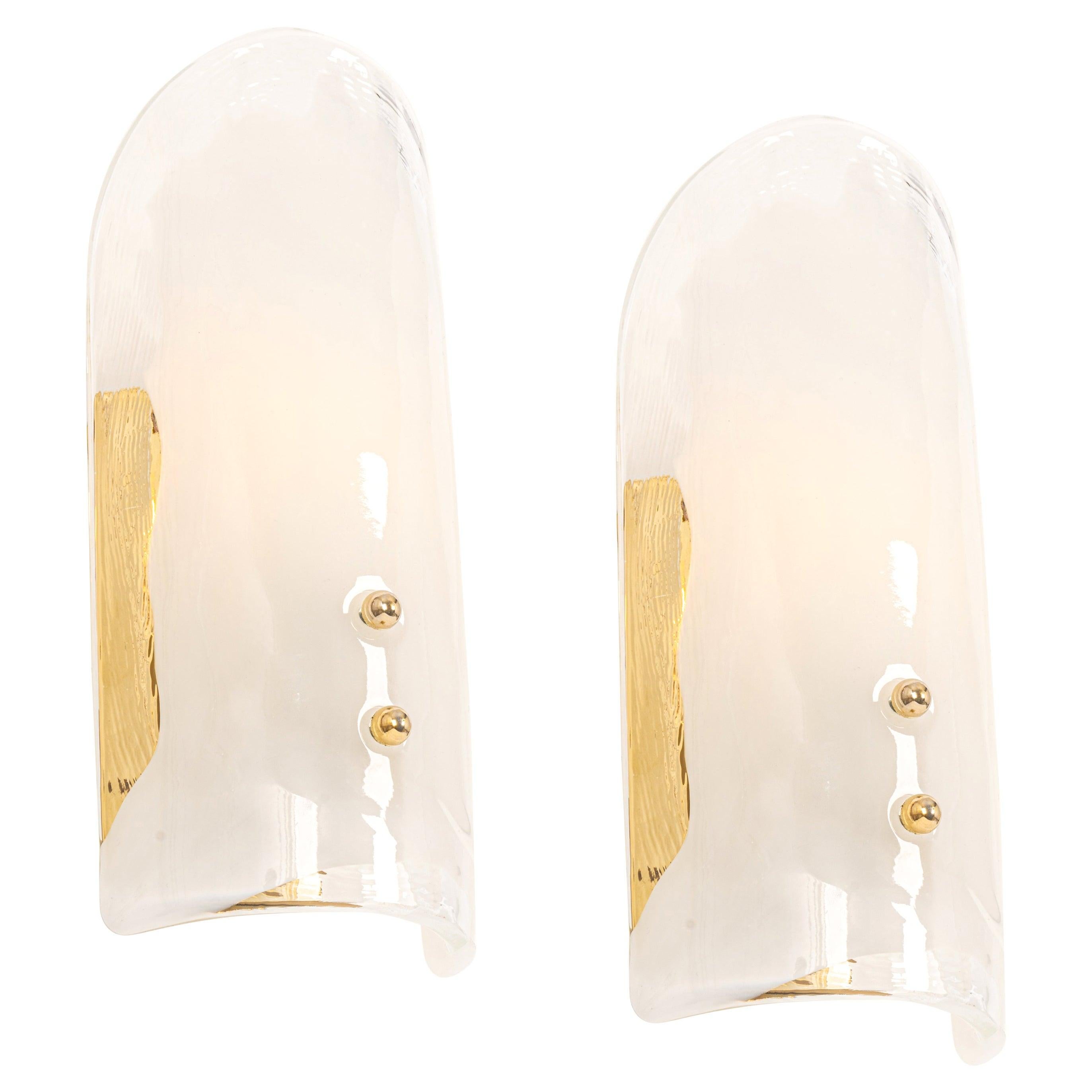 Wonderful mid-century wall light with Murano glass, made by Kalmar, Austria, circa 1960-1969.
High quality and in very good condition. Cleaned, well-wired and ready to use.  

Each sconce requires 1 x E14 standard bulbs with 40W max each.
Light