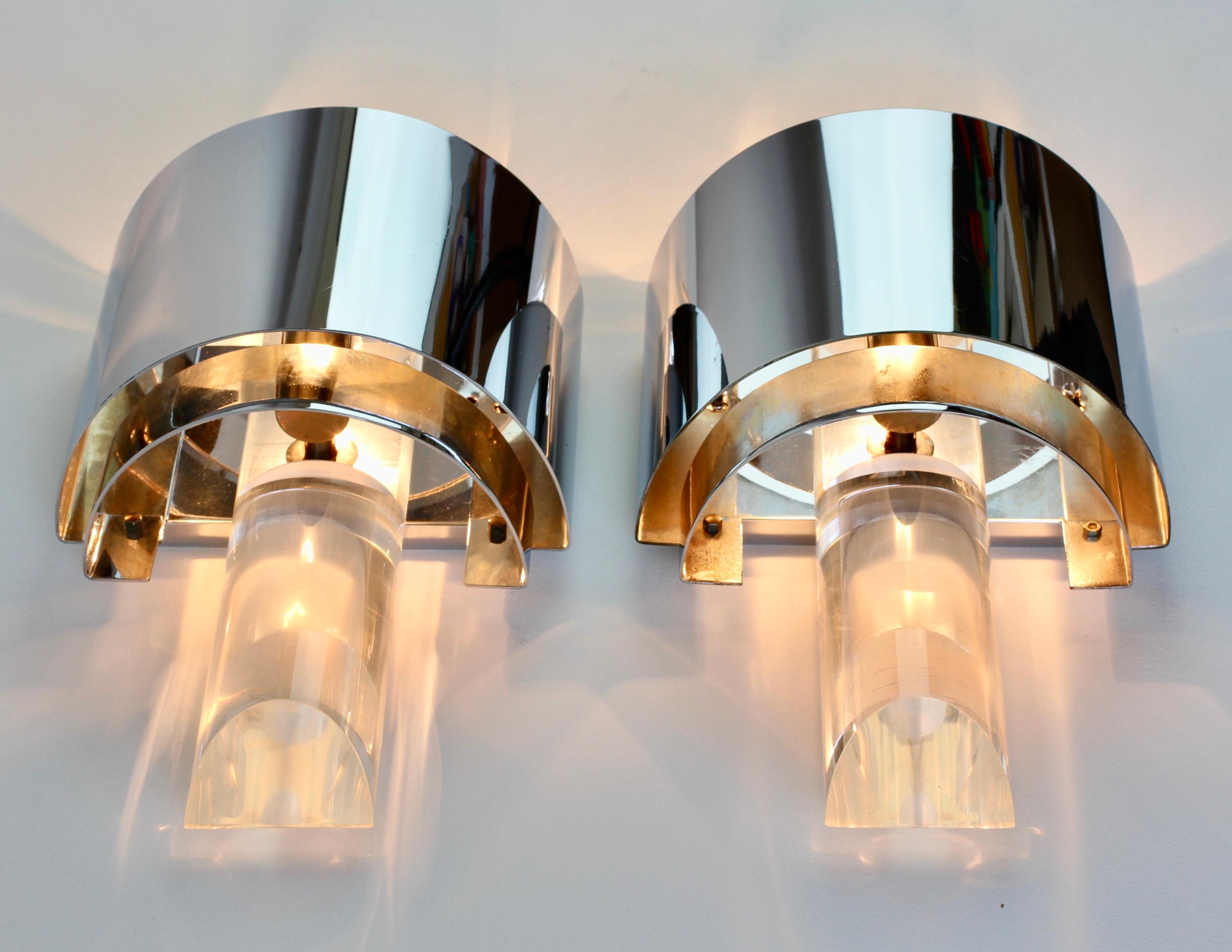 1 of 4 Large Vintage Hollywood Regency Lucite and Chrome Wall Lights or Sconces For Sale 10