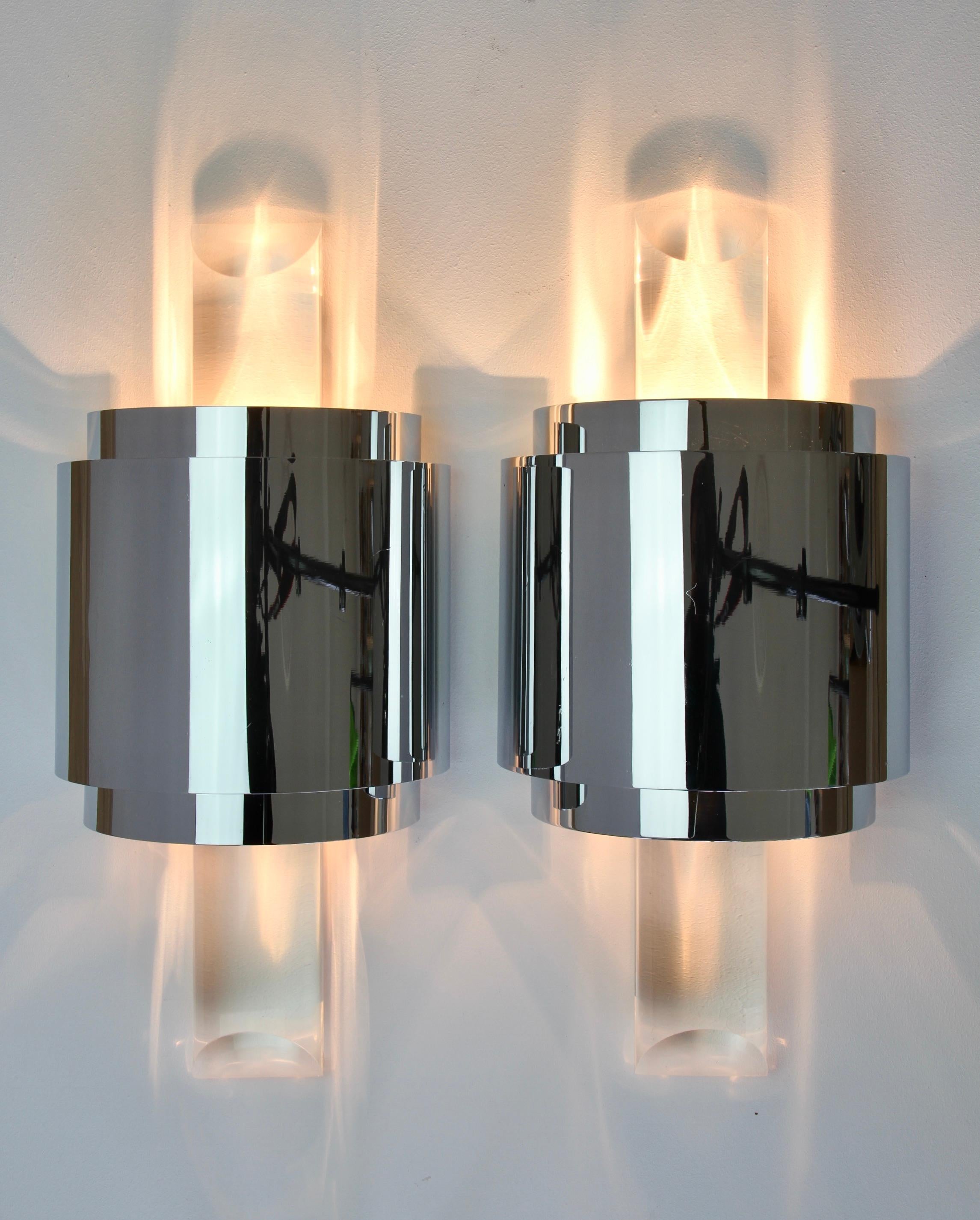 Late 20th Century 1 of 4 Large Vintage Hollywood Regency Lucite and Chrome Wall Lights or Sconces For Sale