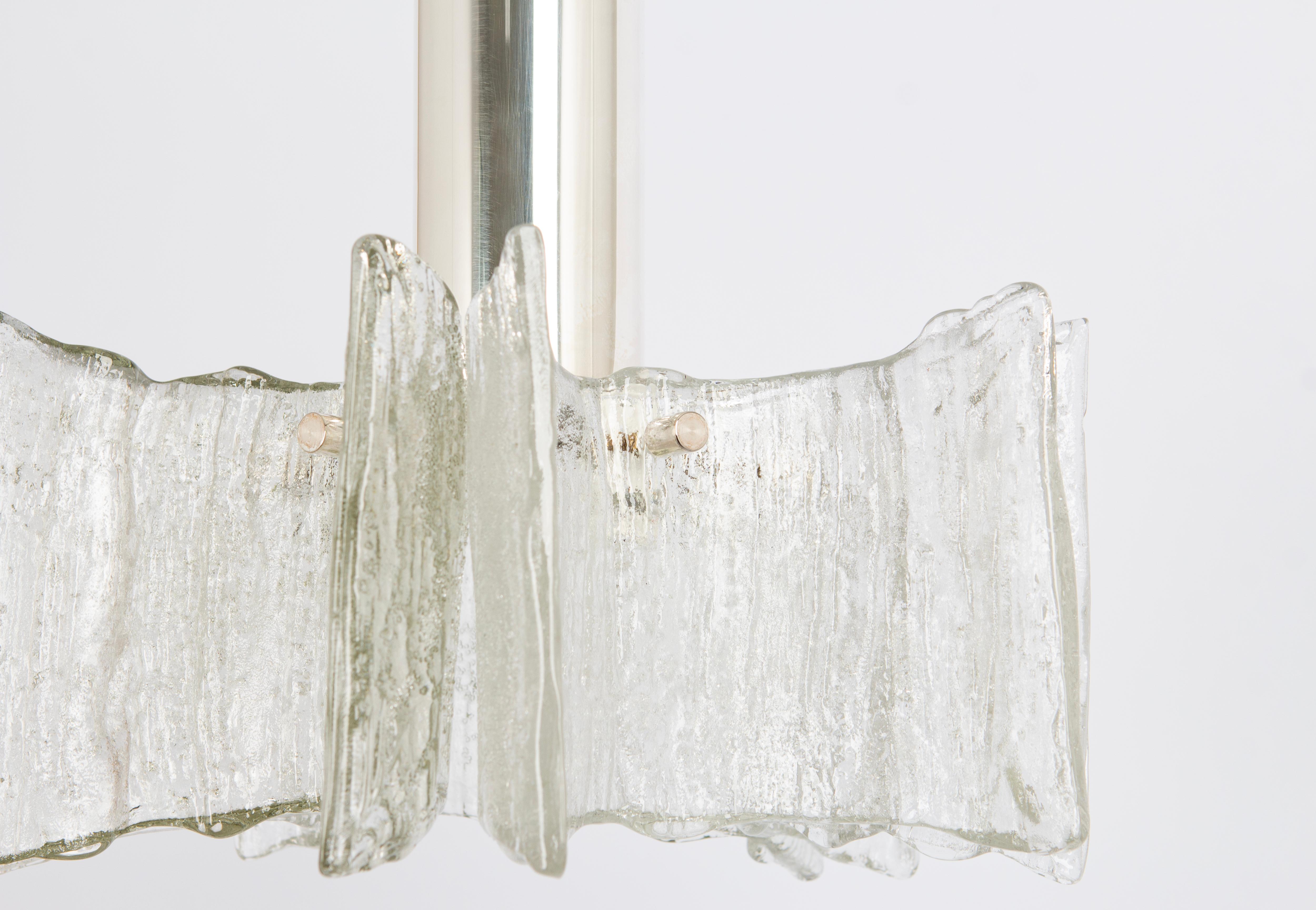 1 de 4 Lámpara colgante Petite Ice Glass Chrome de Kaiser, Alemania, años 60 en Bueno estado para la venta en Aachen, NRW