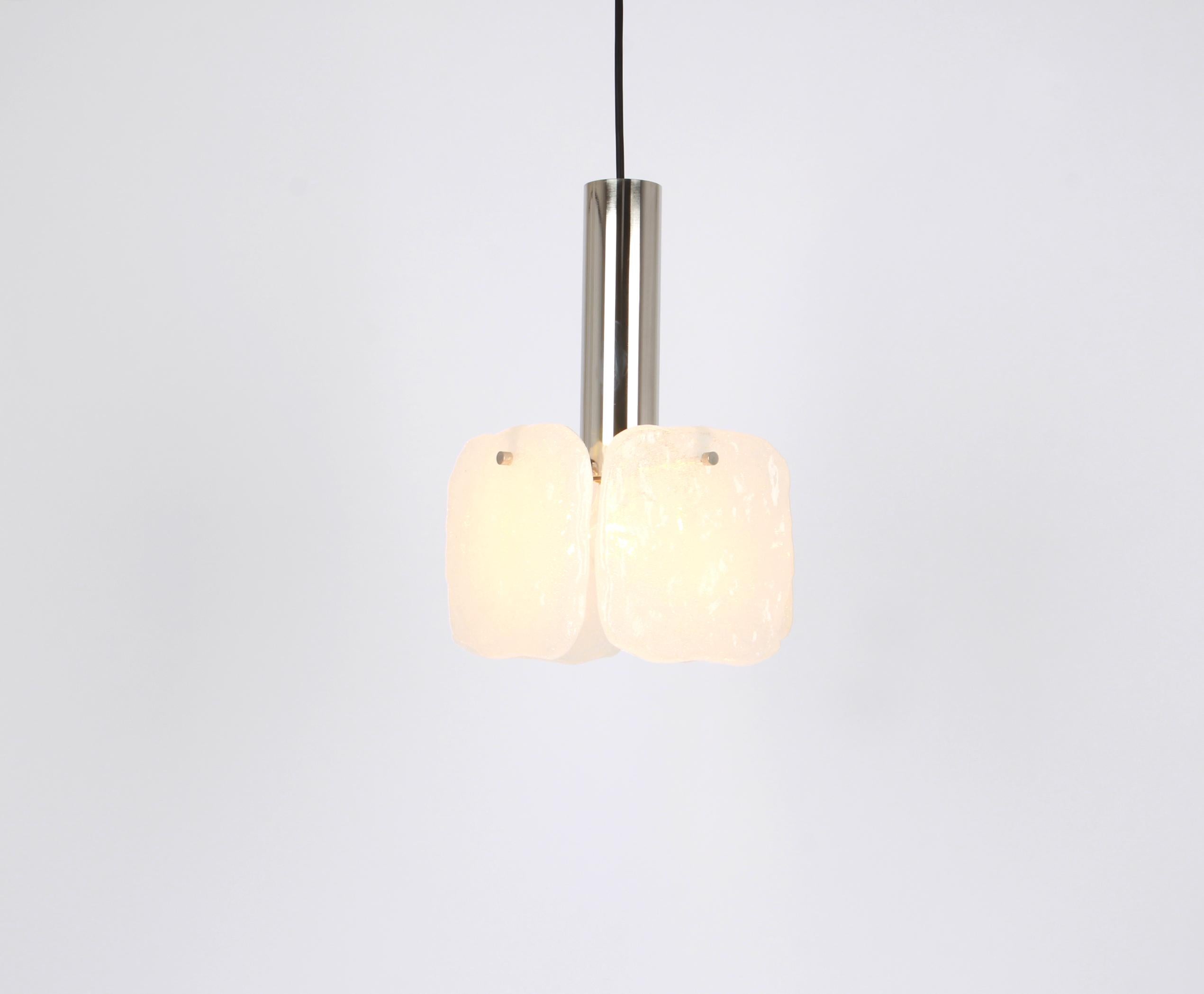 1 of 4 Petite Murano Pendant Lights Designed by Kalmar, Austria, 1970s In Good Condition For Sale In Aachen, NRW