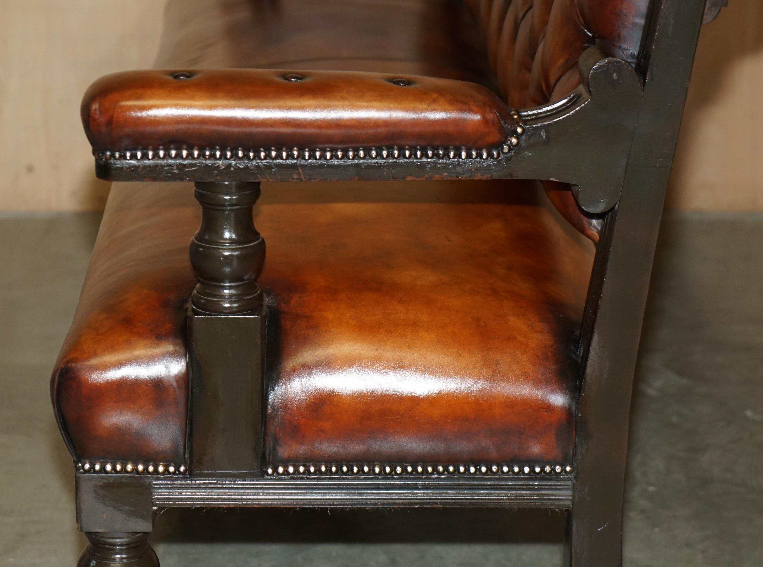 1 OF 4 RESTORED ANTIQUE ViCTORIAN CHESTERFIELD LEATHER SNOOKER HALL PUB BENCHES For Sale 13