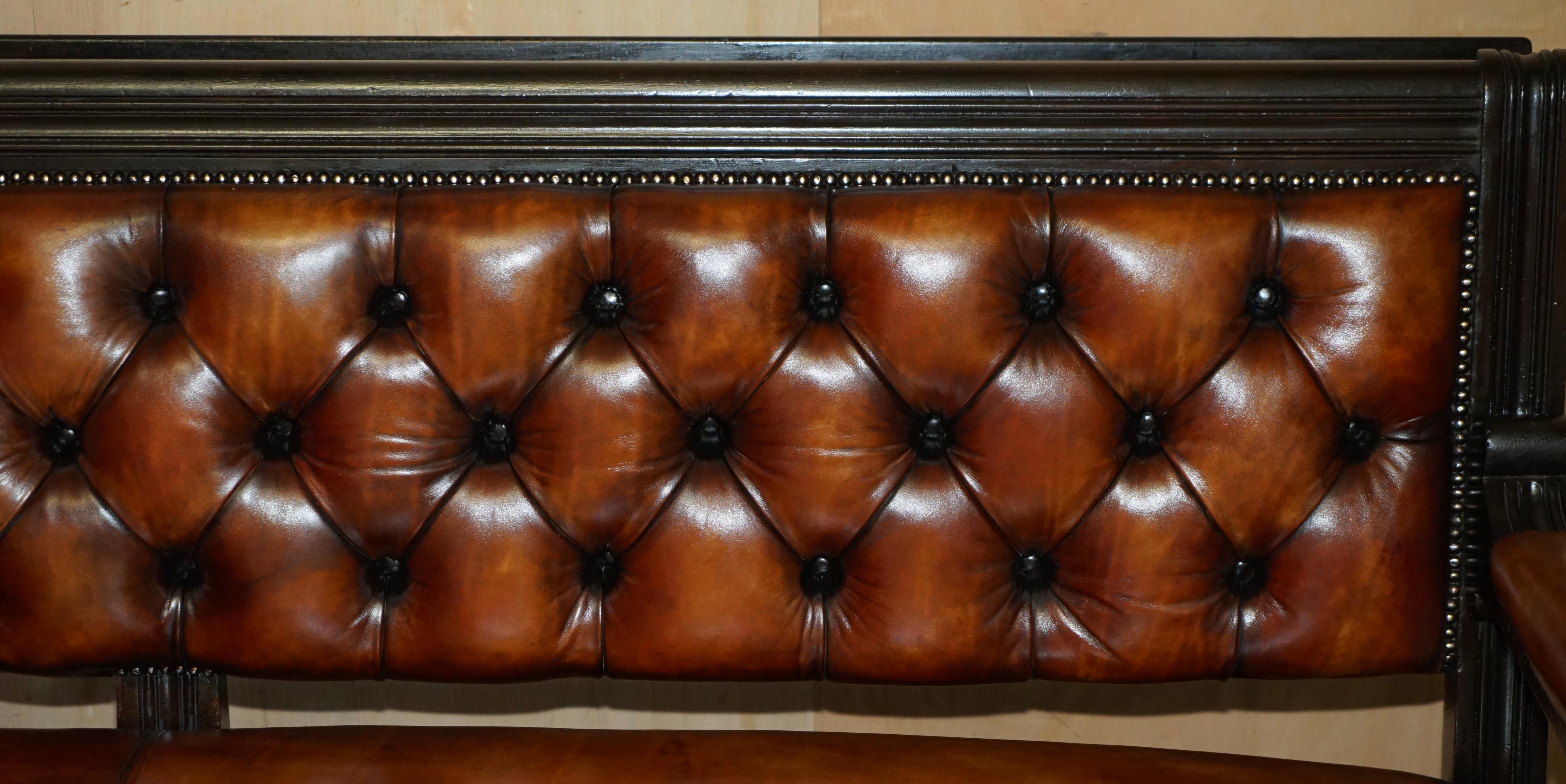 Hand-Crafted 1 OF 4 RESTORED ANTIQUE ViCTORIAN CHESTERFIELD LEATHER SNOOKER HALL PUB BENCHES For Sale