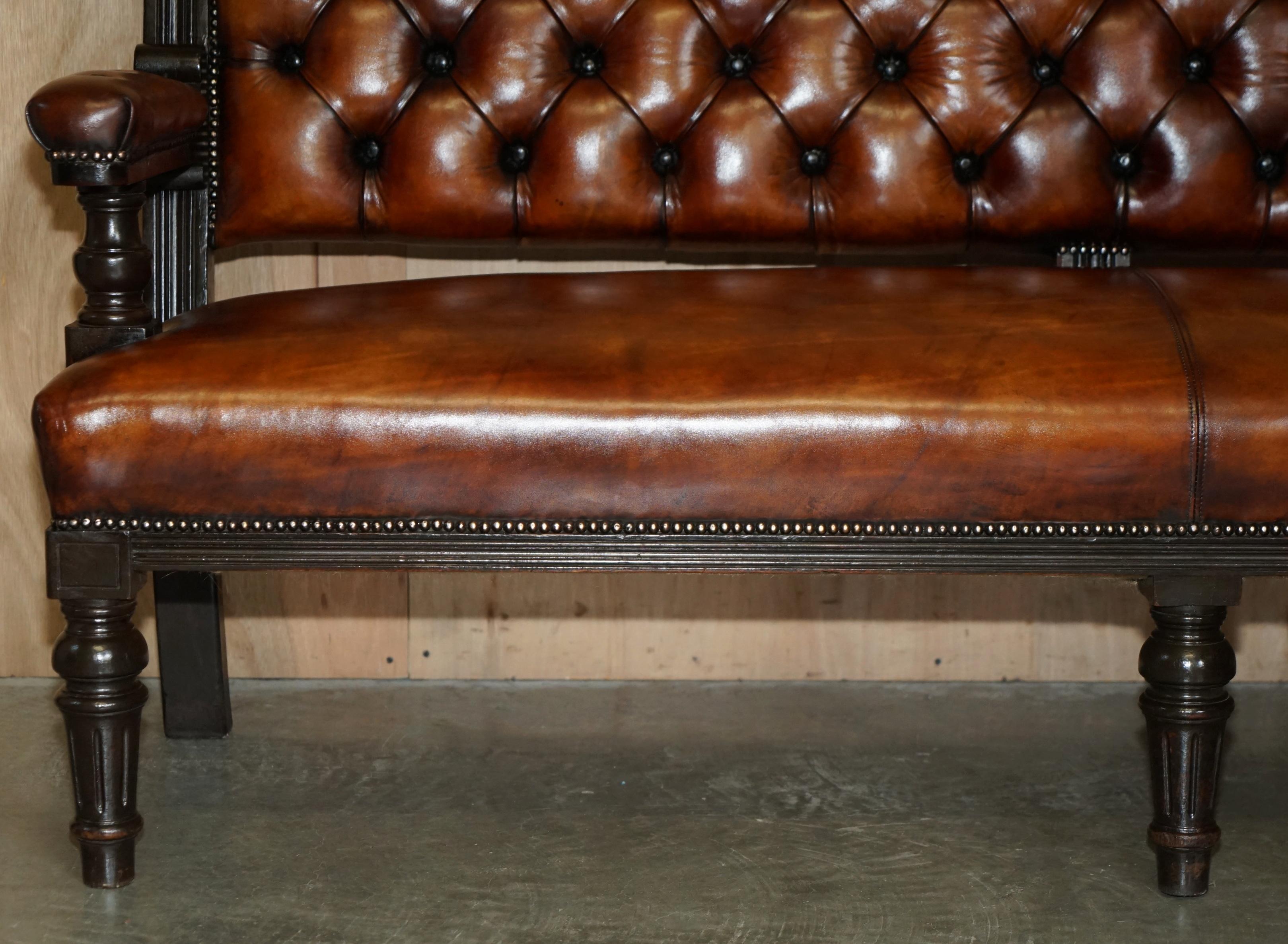 1 OF 4 RESTORED ANTIQUE ViCTORIAN CHESTERFIELD LEATHER SNOOKER HALL PUB BENCHES For Sale 2