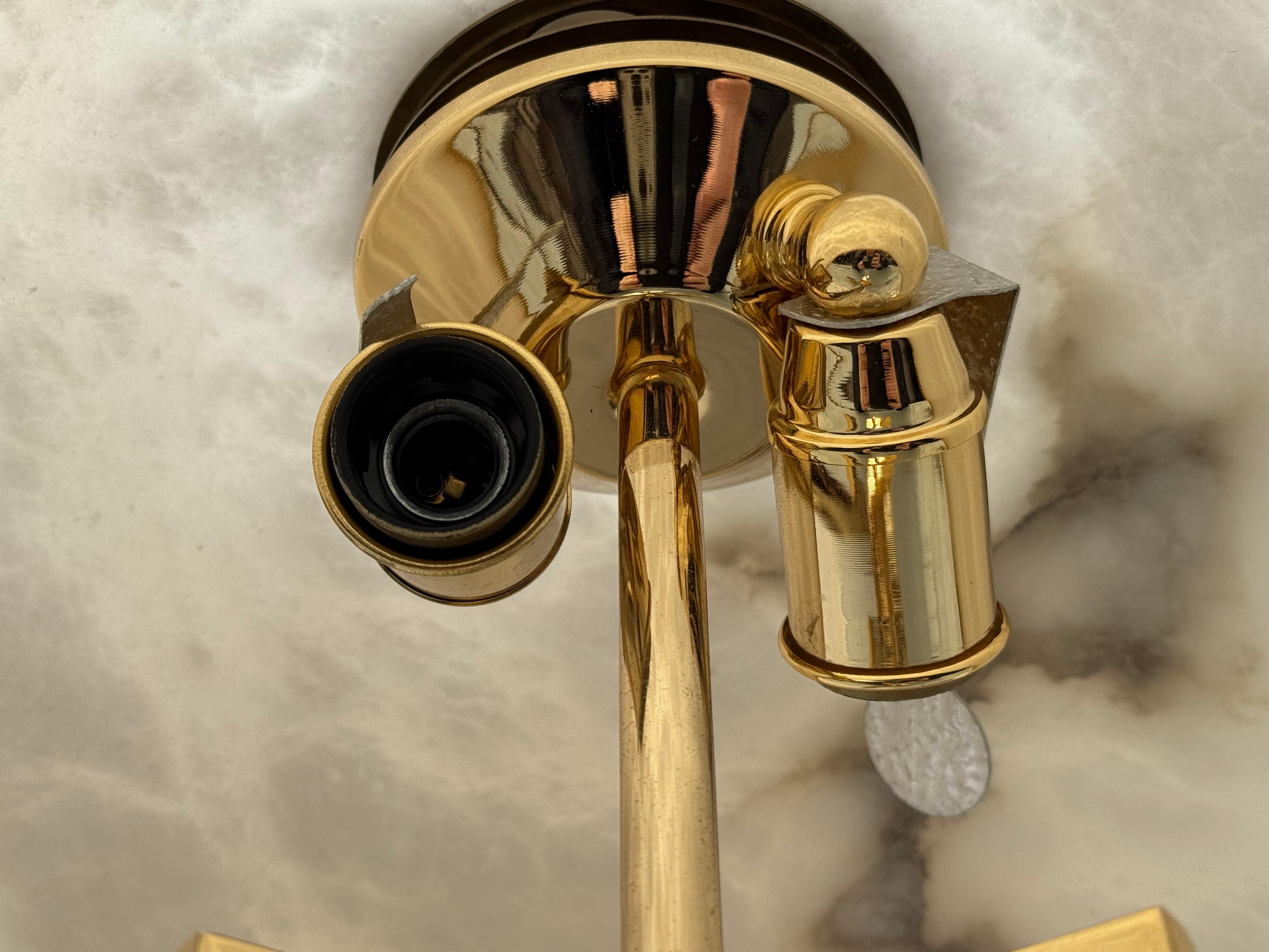 1 de 4 Lámpara de sobremesa de latón dorado y alabastro 