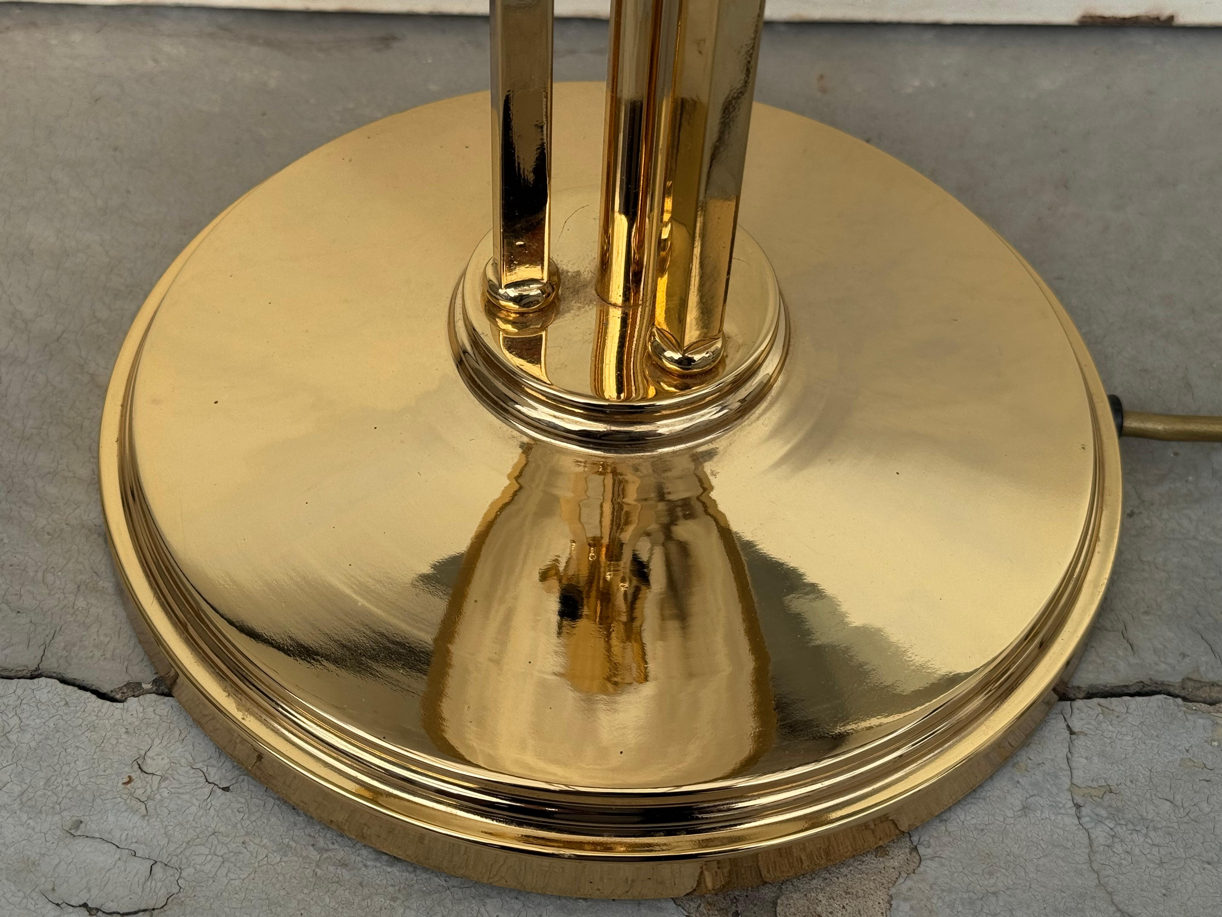 1 de 4 Lámpara de sobremesa de latón dorado y alabastro 