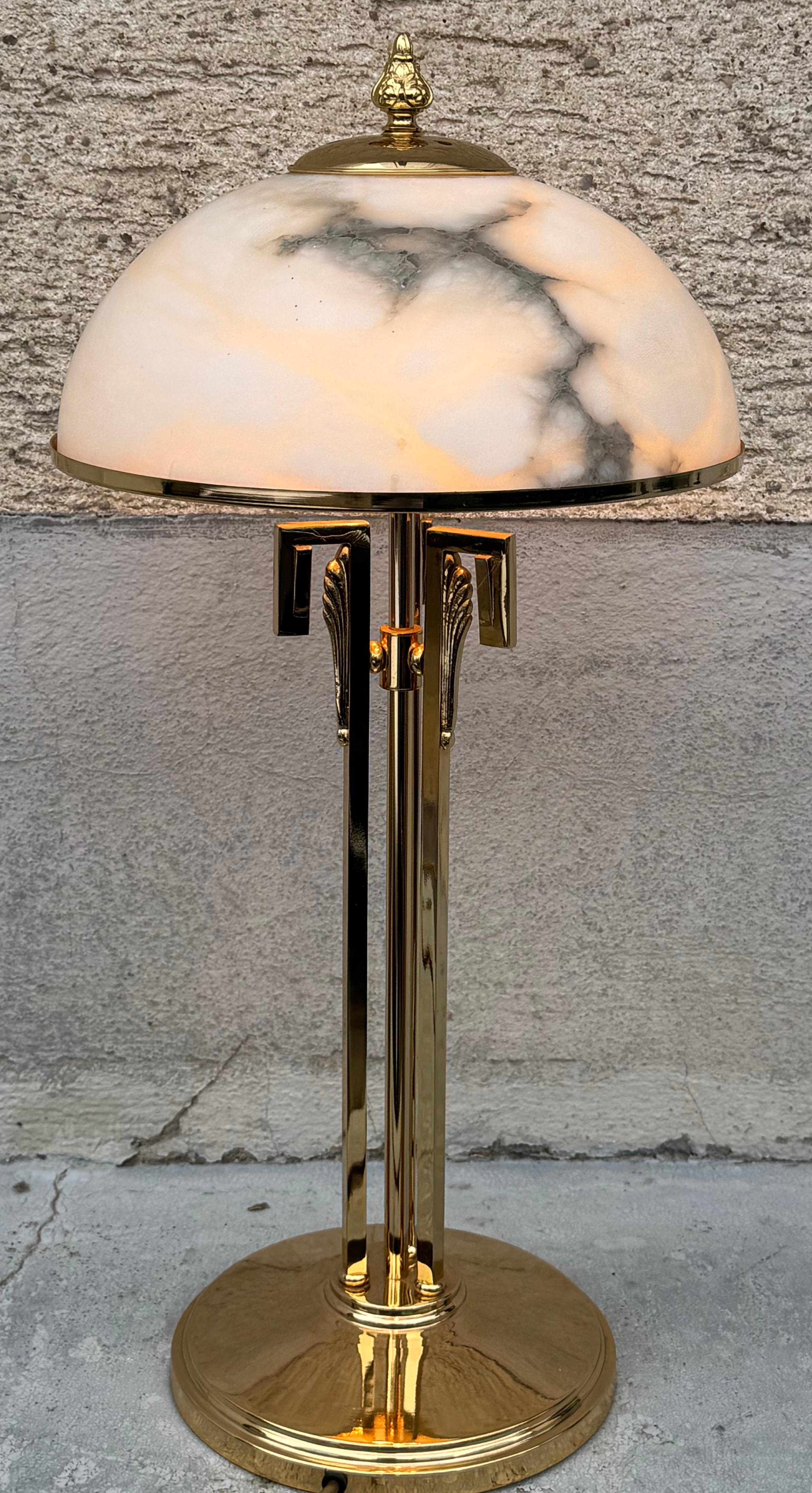 1 de 4 Lámpara de sobremesa de latón dorado y alabastro 