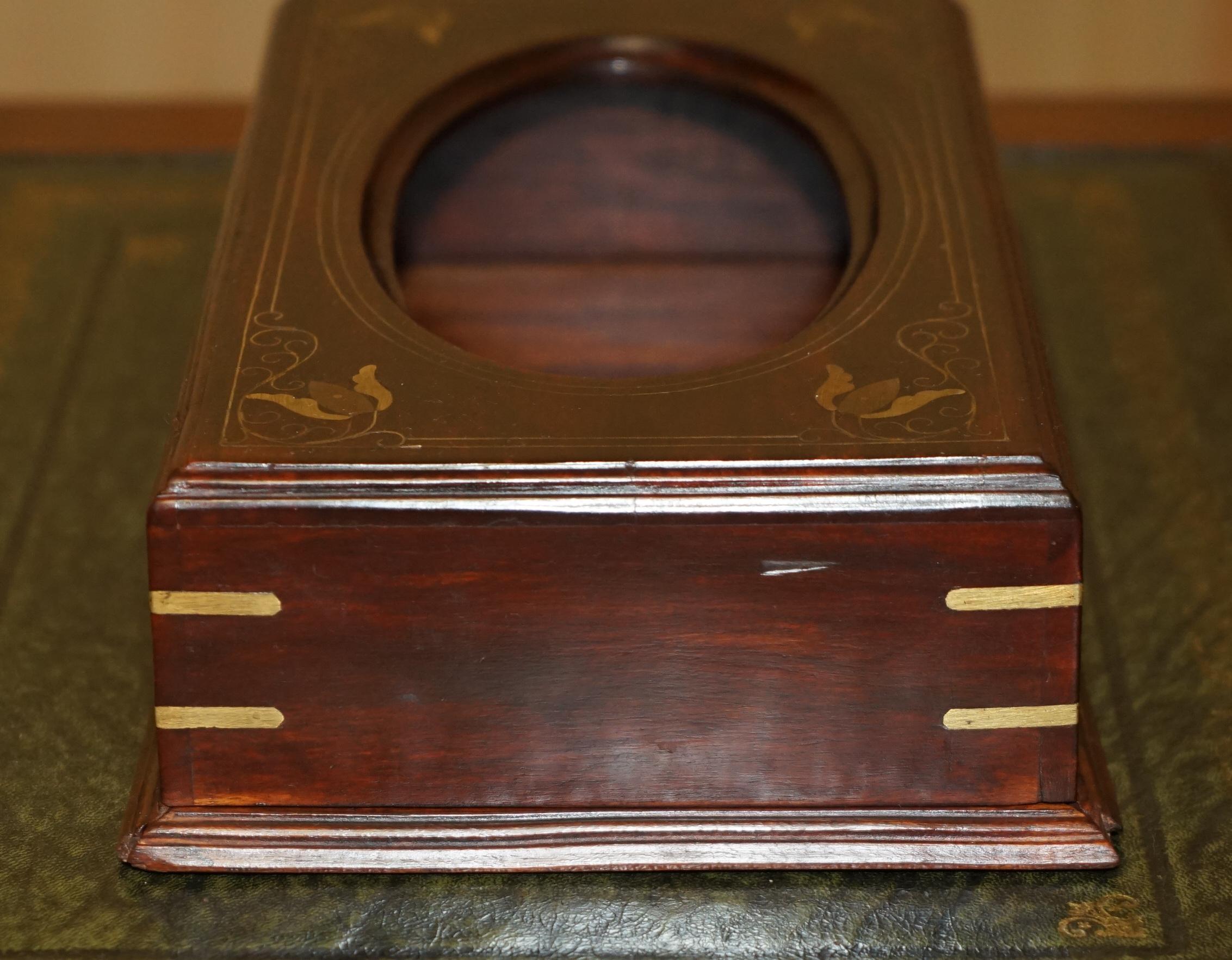 1 DE 4 PORTE-BOÎTES A TISSUES ANGLO INDIEN EN BOIS DUR ET BRAS des années 1920 en vente 2