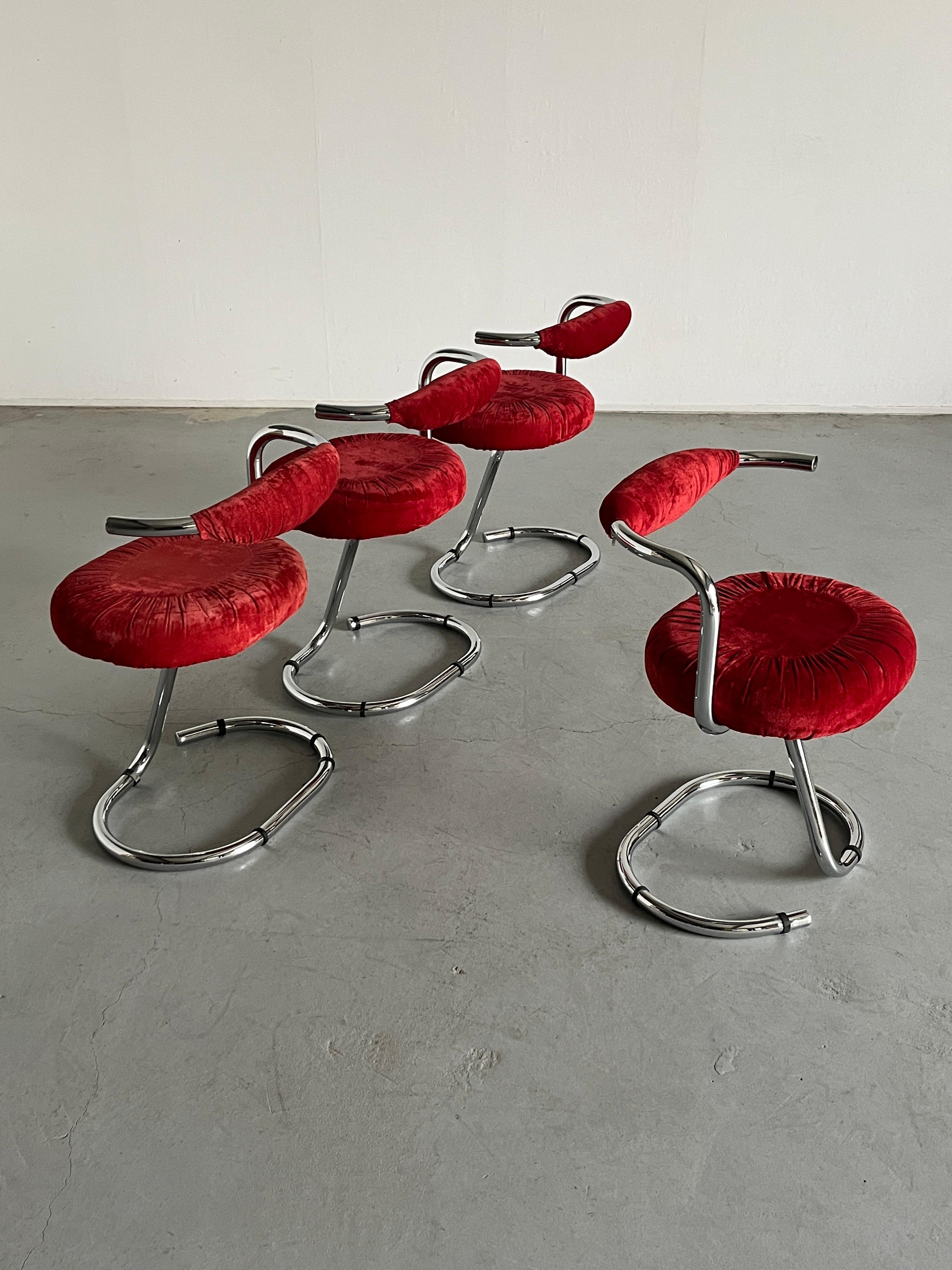 Italian 1 of 4 Vintage 'Cobra' Chairs by Giotto Stoppino in Red Velvet Upholstery, 1970s For Sale