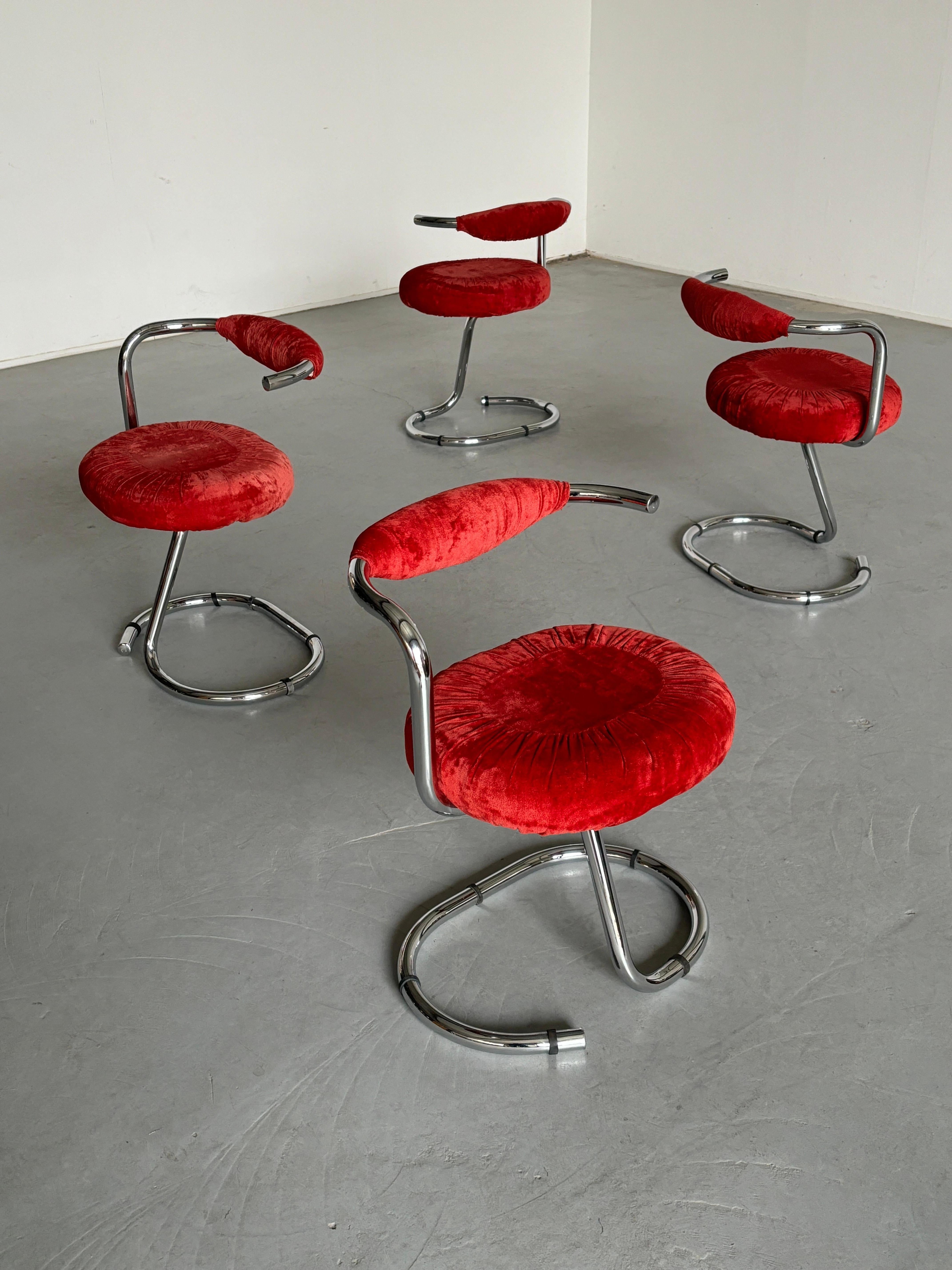 Late 20th Century 1 of 4 Vintage 'Cobra' Chairs by Giotto Stoppino in Red Velvet Upholstery, 1970s For Sale