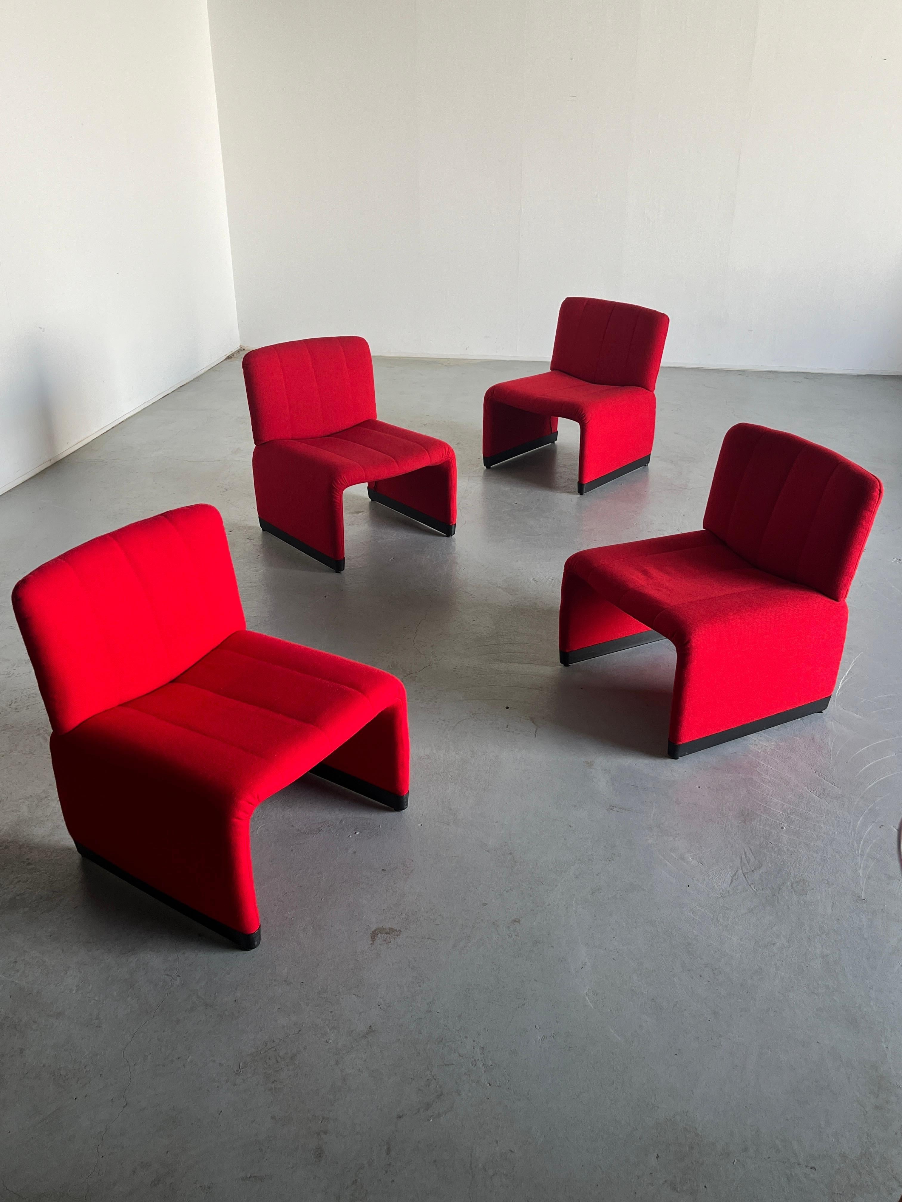 Mid-Century Modern 1 des 4 fauteuils de salon italiens du milieu du siècle dernier dans le style de la chaise « Alky » en vente
