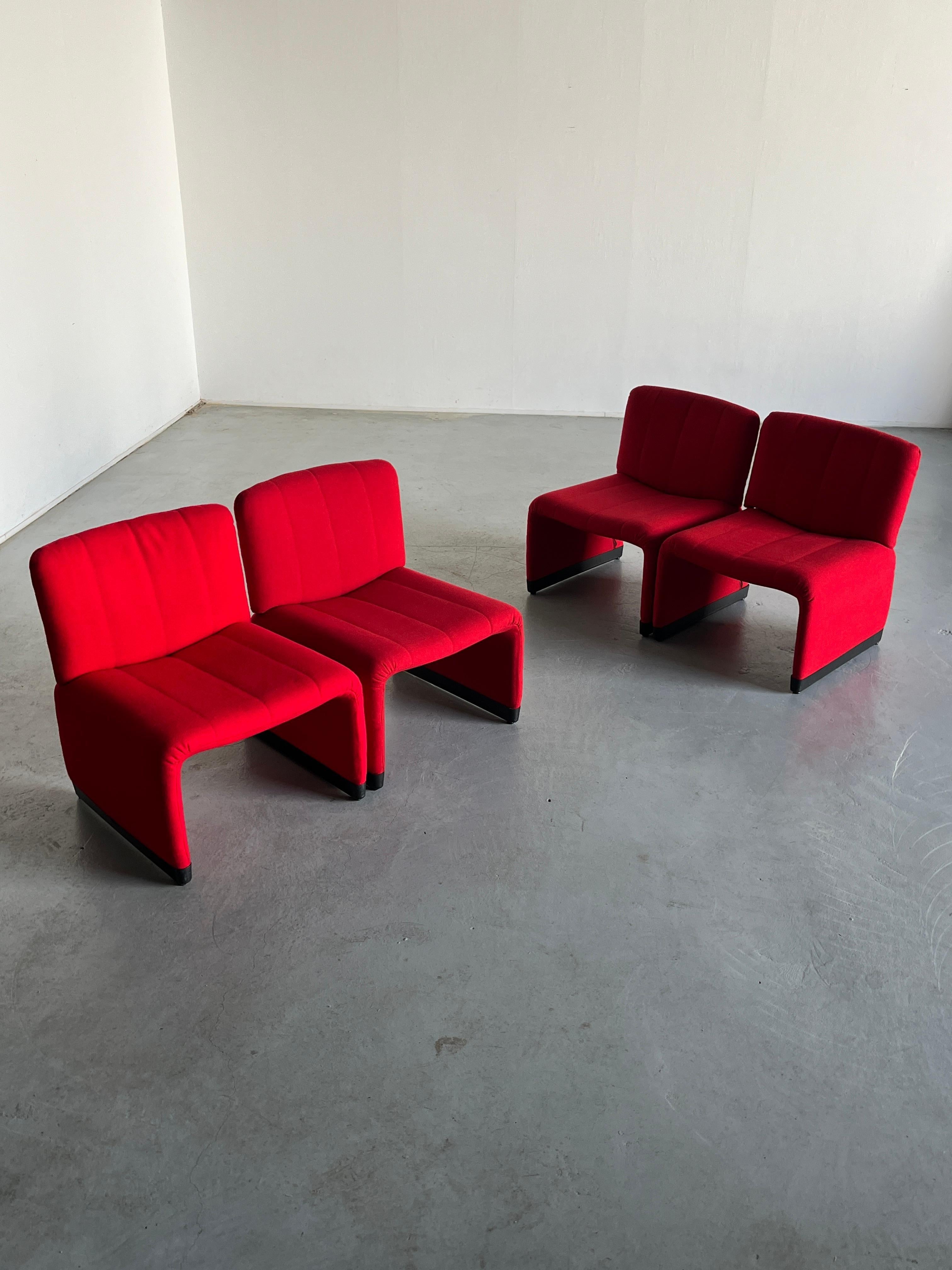 1 des 4 fauteuils de salon italiens du milieu du siècle dernier dans le style de la chaise « Alky » Bon état - En vente à Zagreb, HR